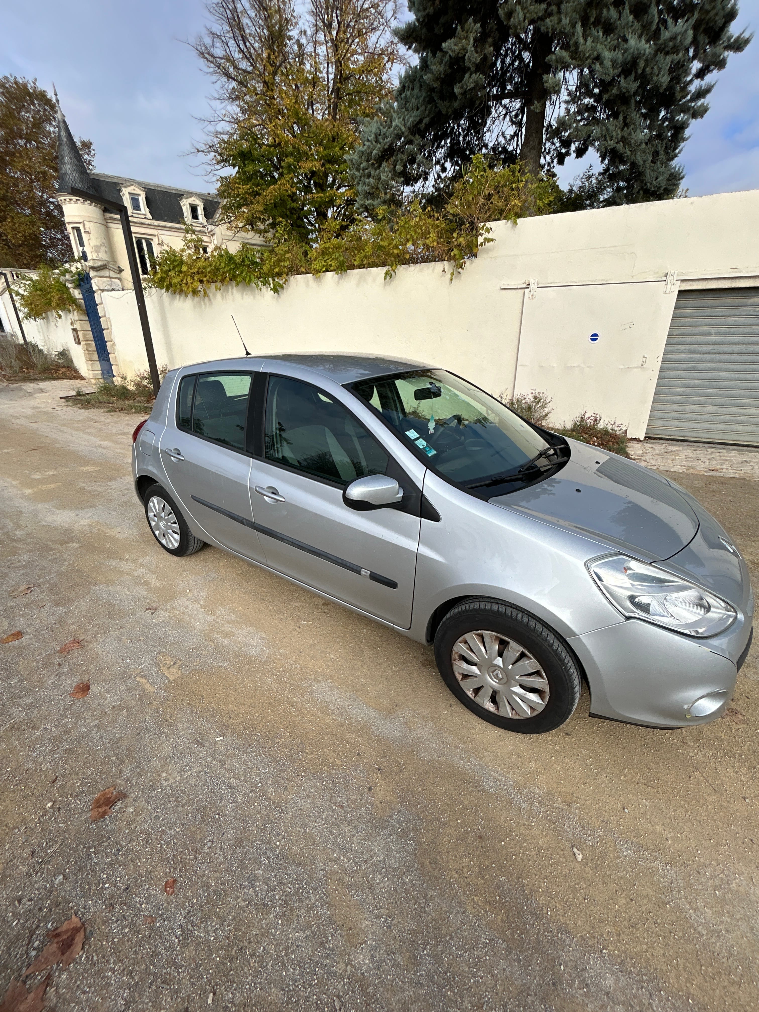 Renault Clio avec Climatisation
