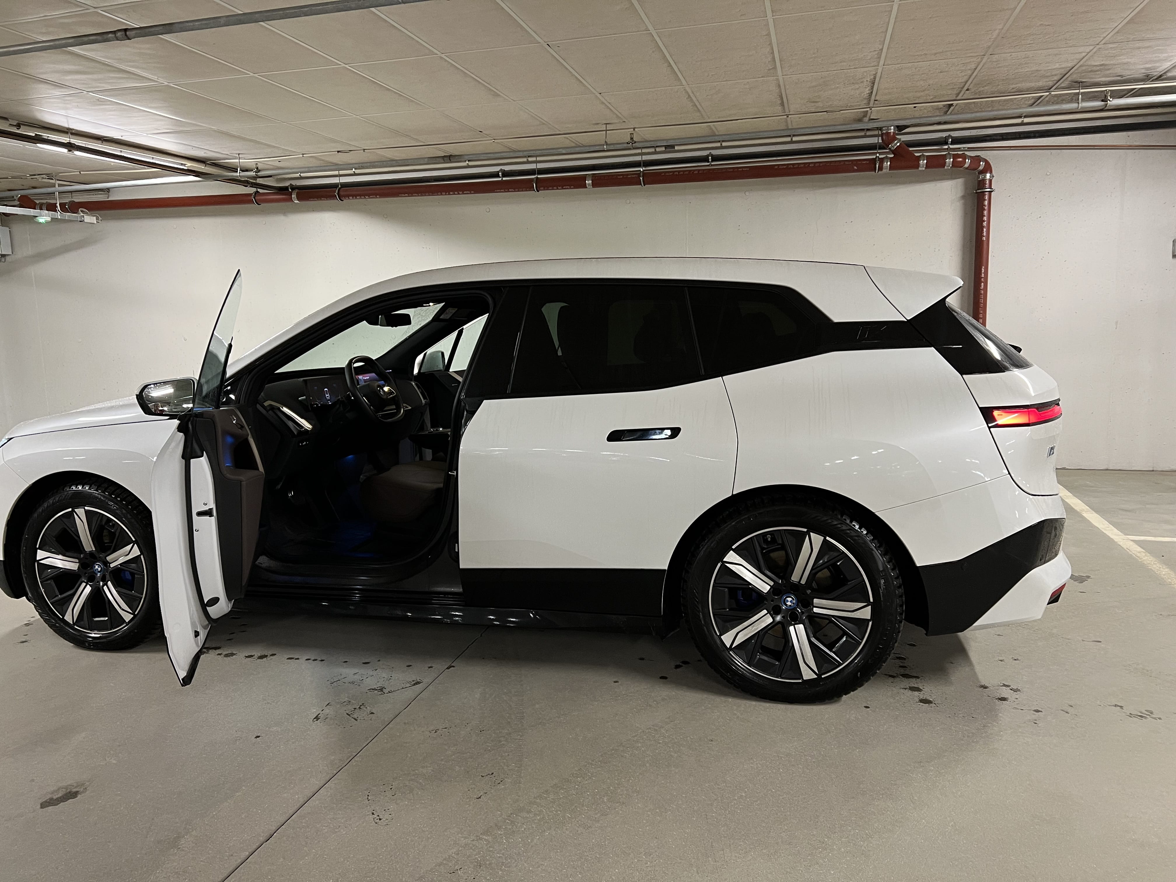 BMW iX xDrive40 met Cruise control