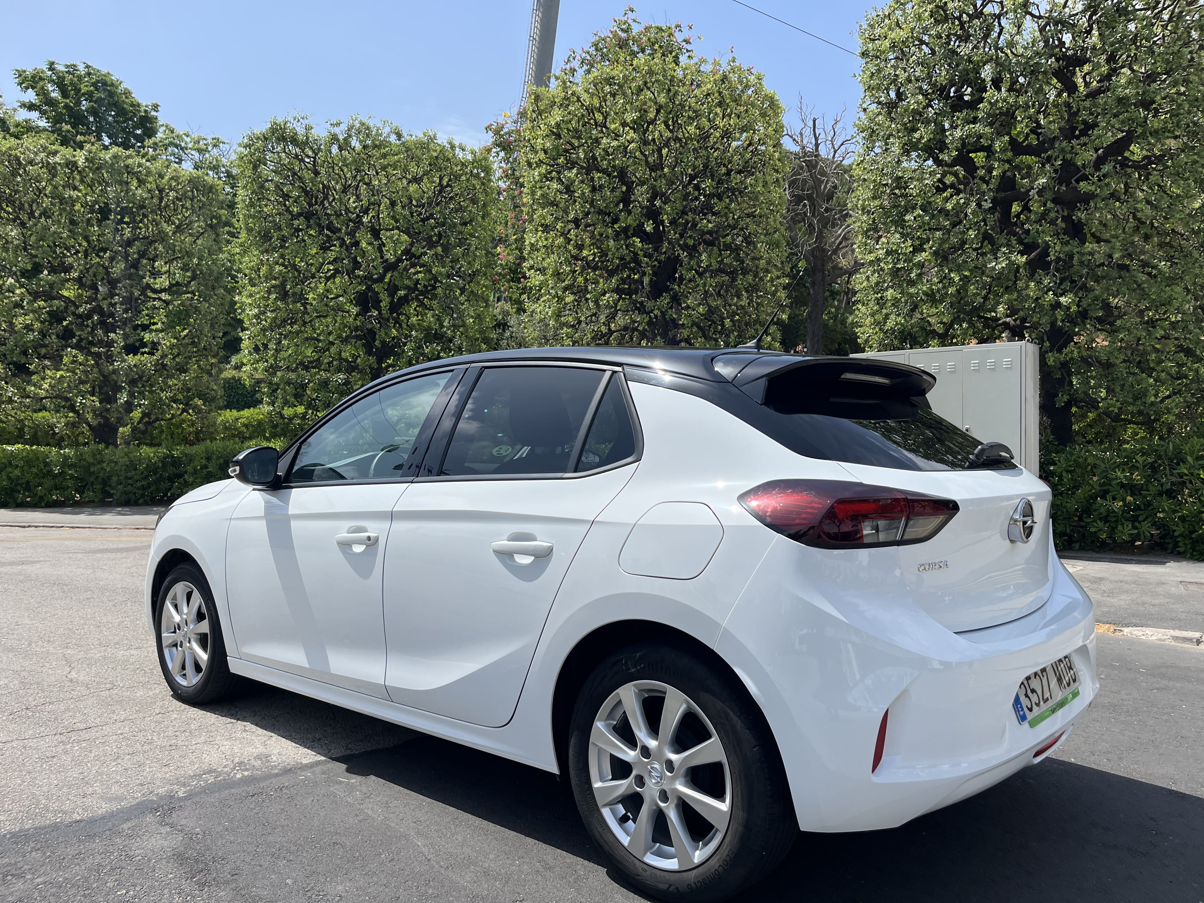 Opel Corsa mit Navigationsgerät