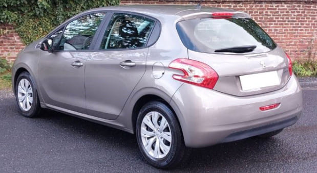 Peugeot 208 avec GPS
