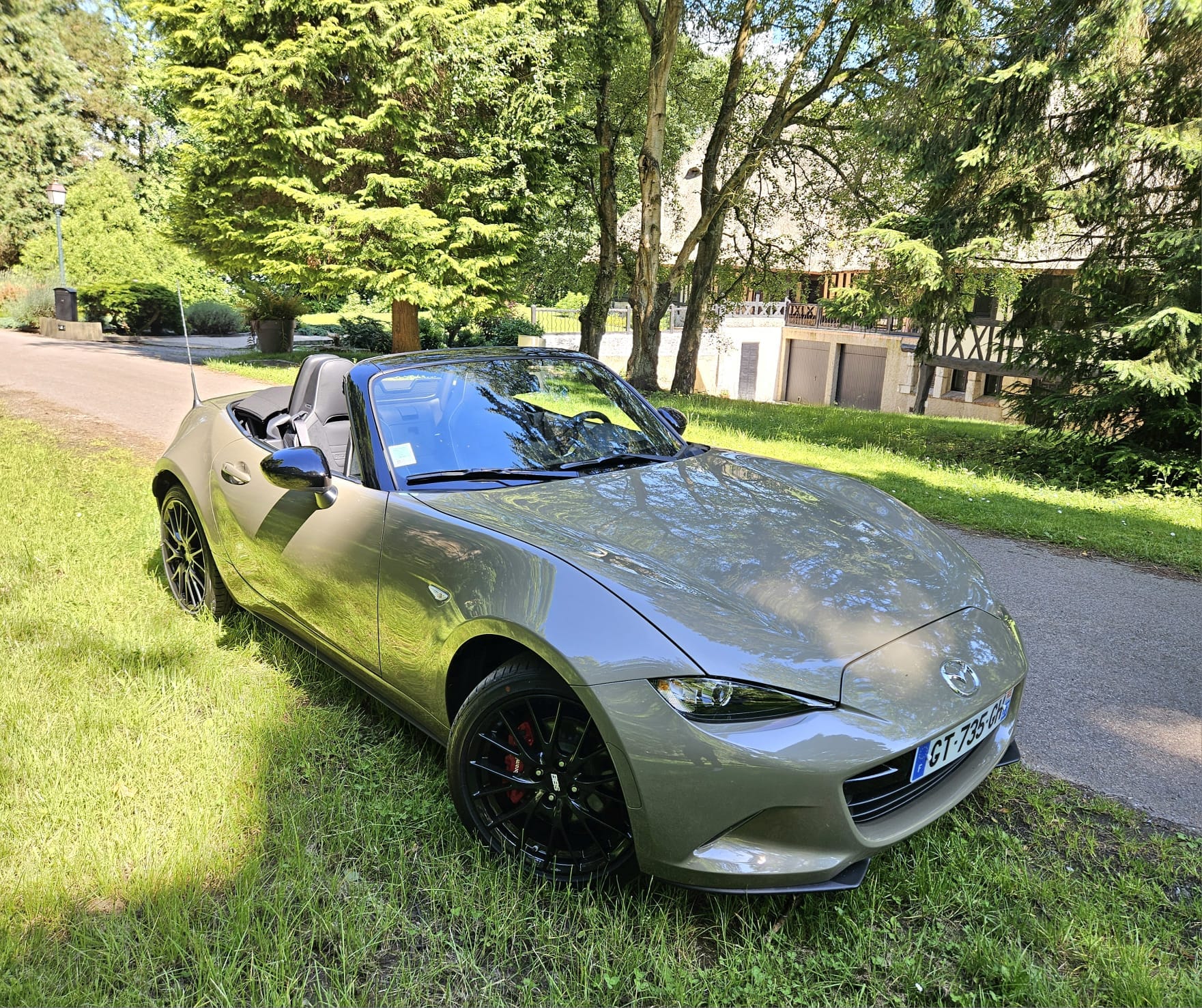 Mazda MX-5 Roadster avec Entrée audio / iPod