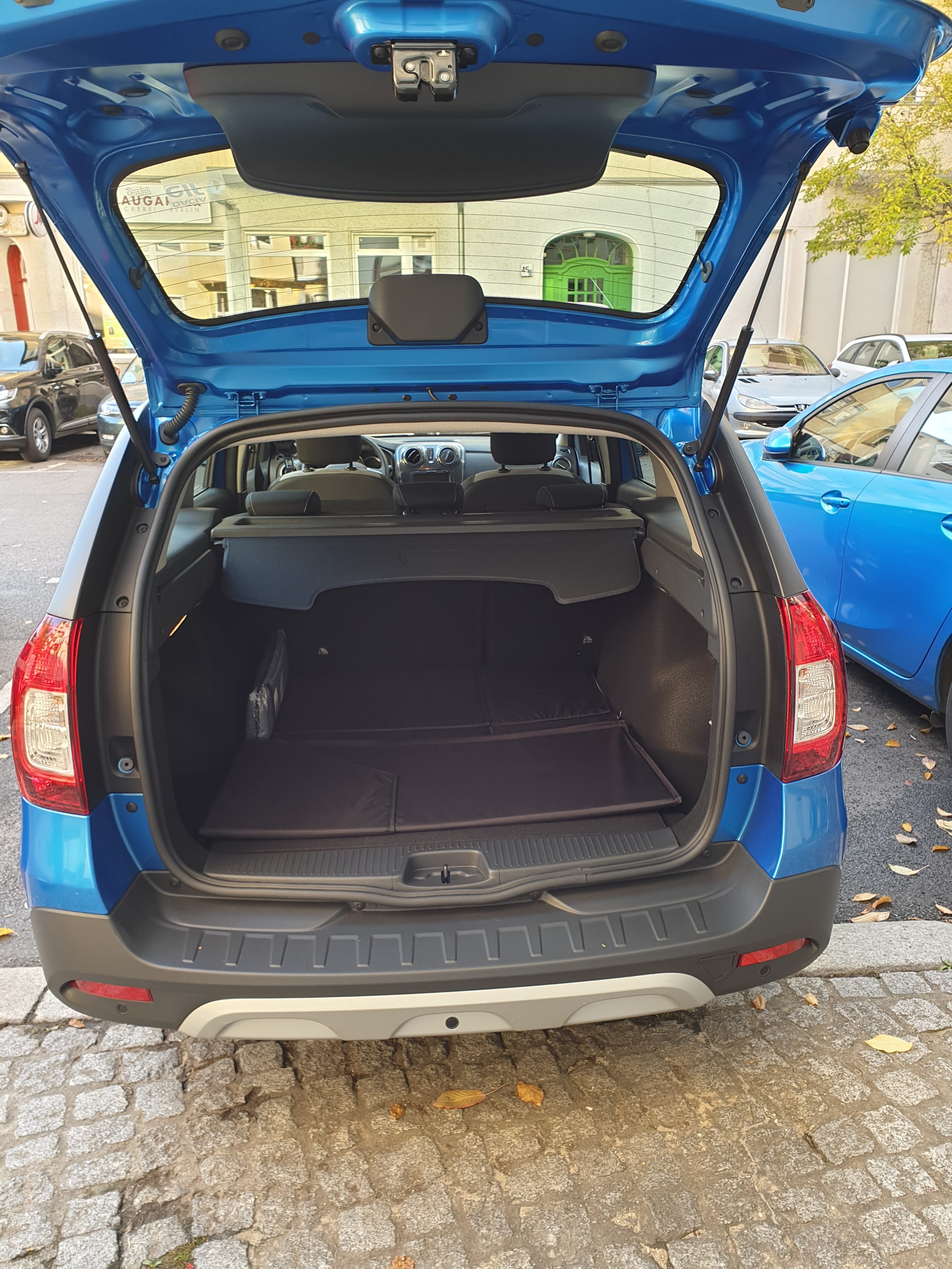 Dacia Logan MCV with Audio / iPod input