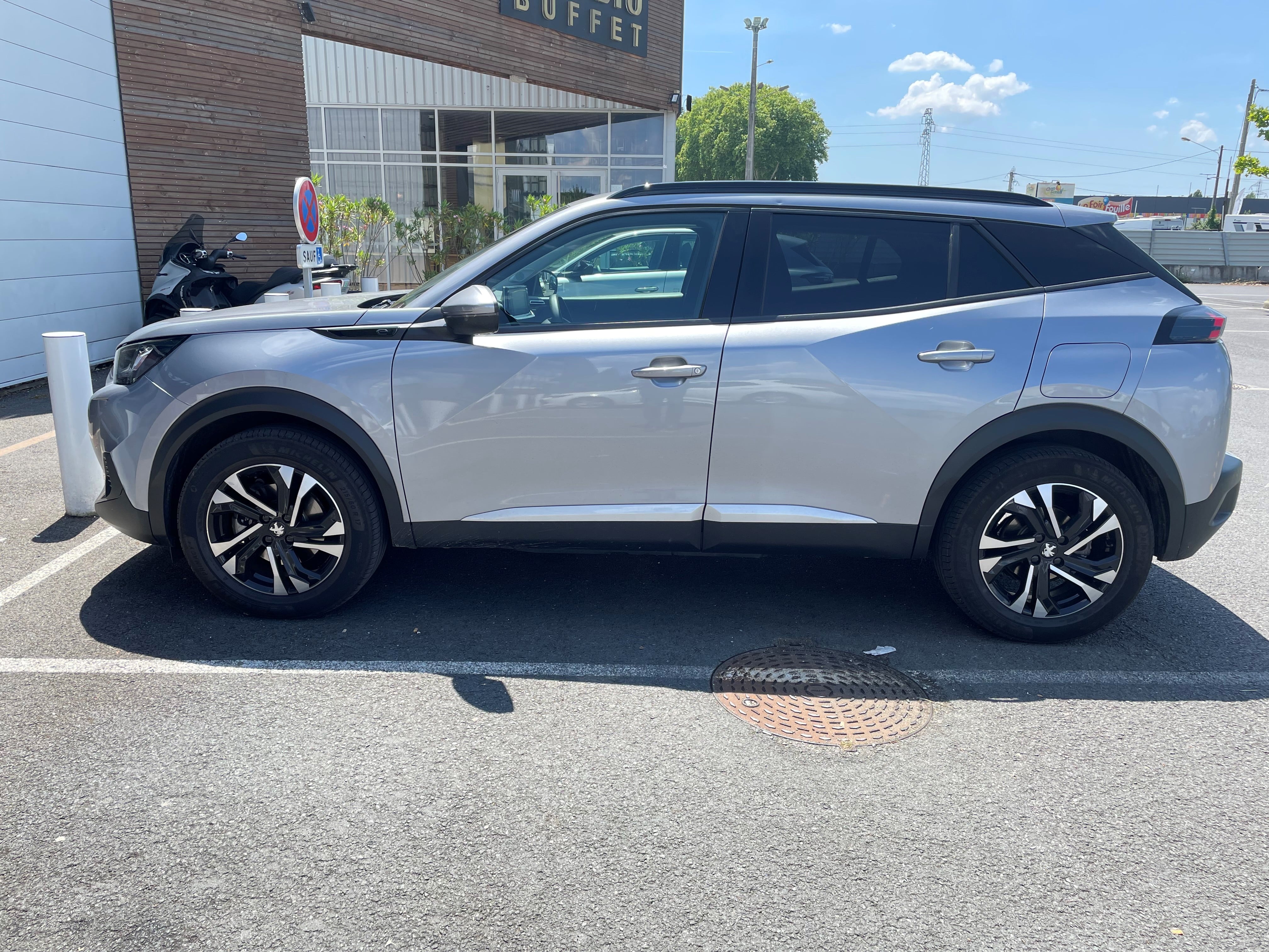 Peugeot e-2008 avec Climatisation
