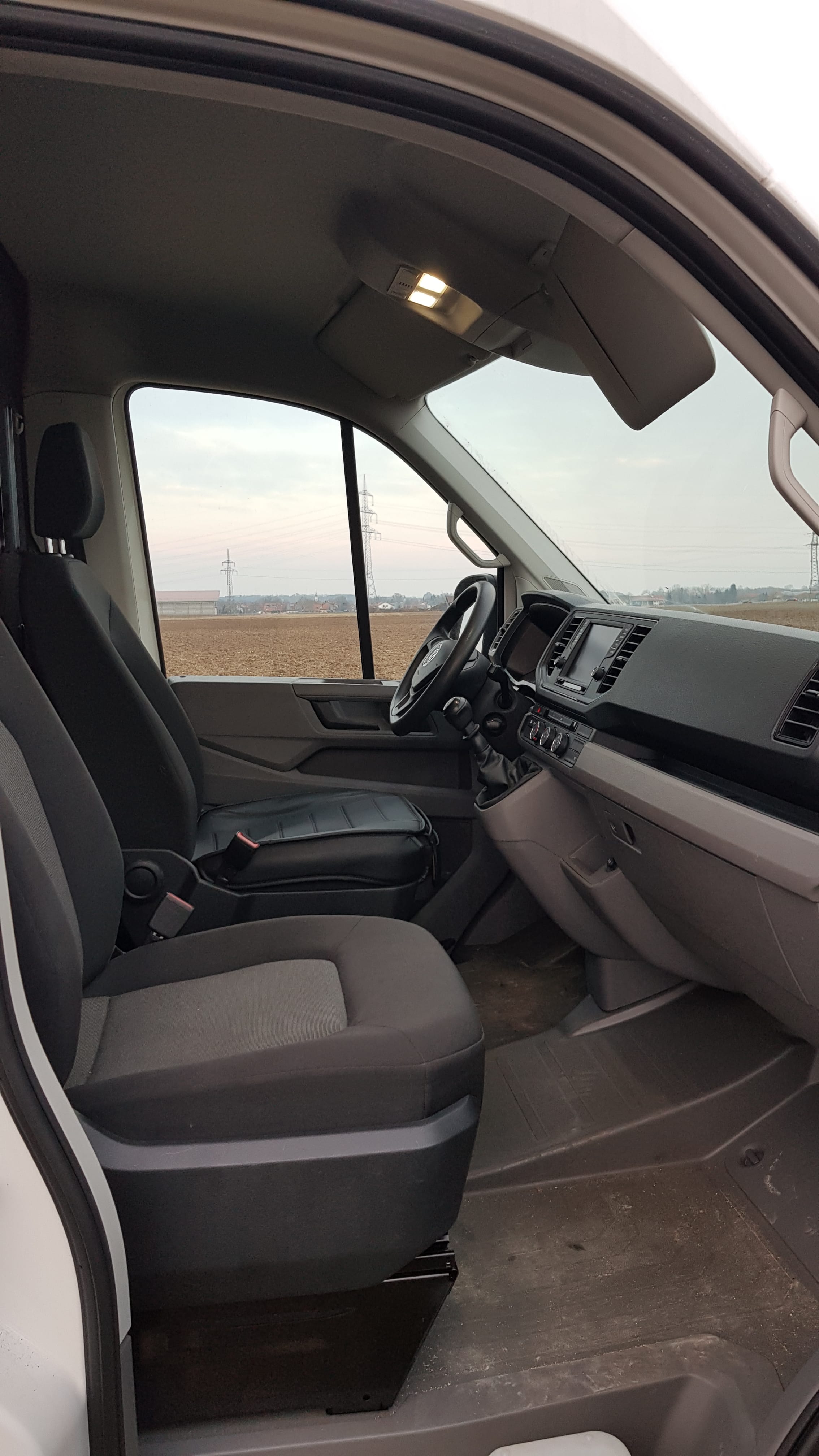 Volkswagen Crafter L4 H3 with Bluetooth audio