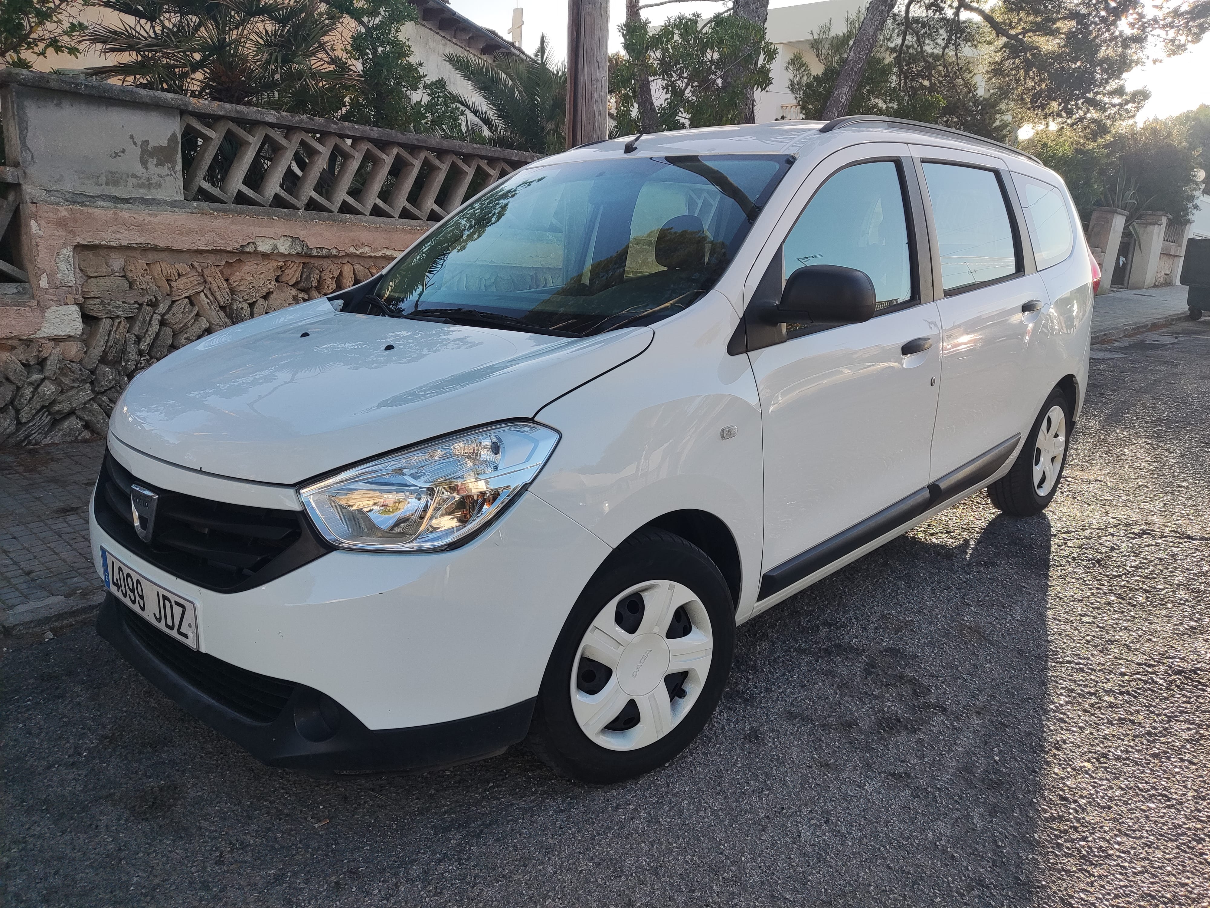 Dacia Lodgy, 2015, Gasolina 95, 7 plazas