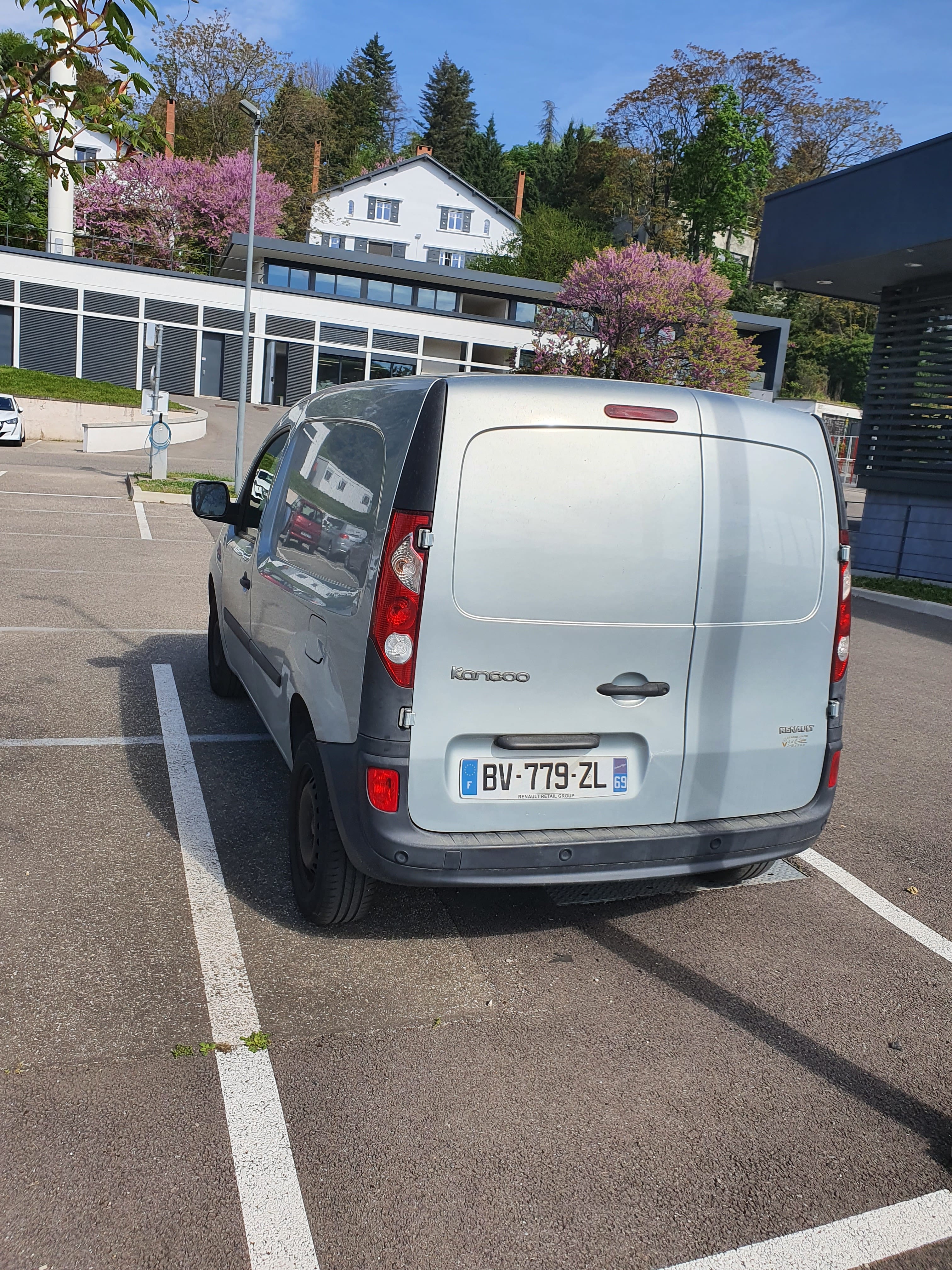 Renault Kangoo Fourgon avec GPS