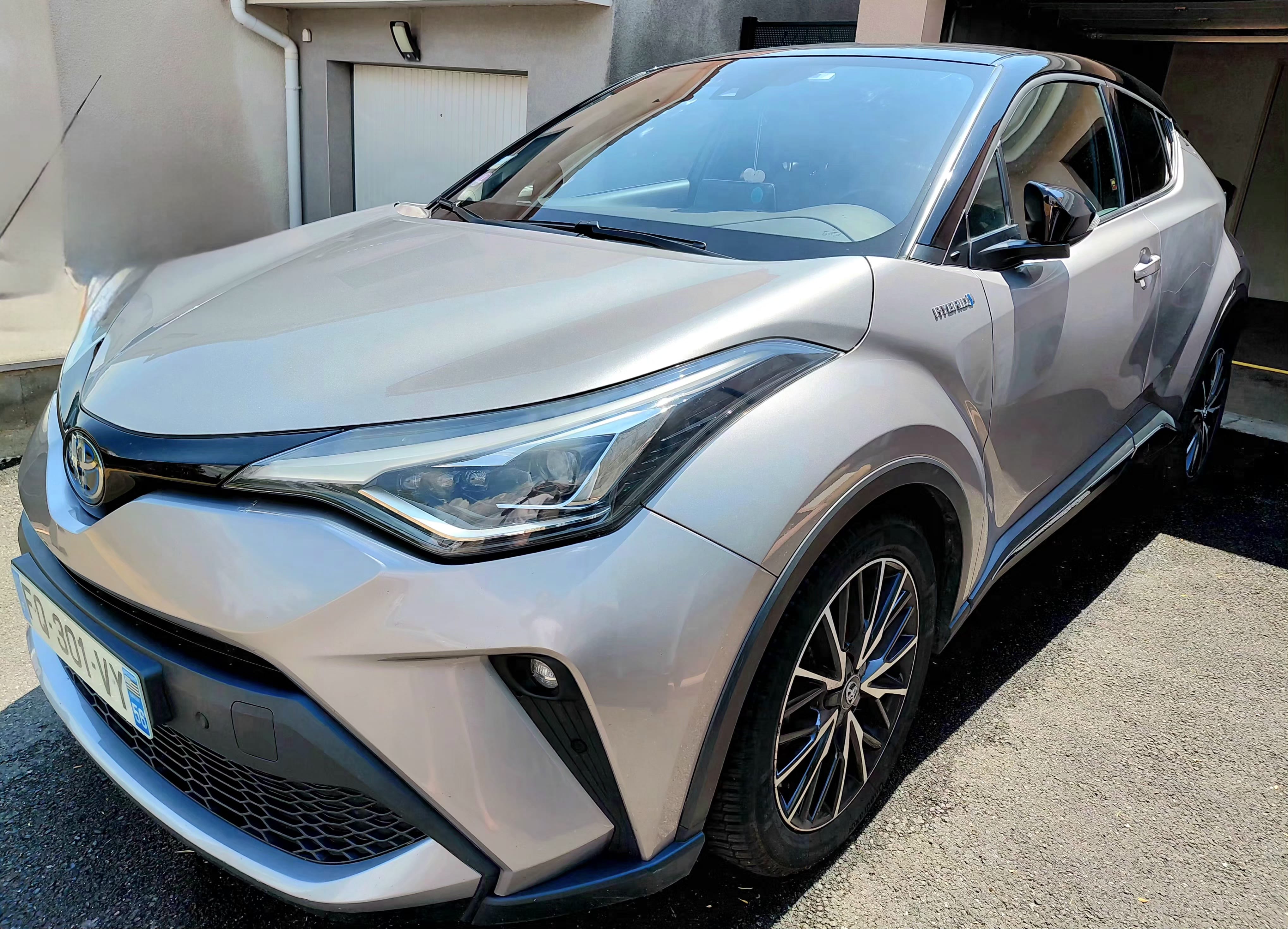 Toyota C-HR Hybrid avec Climatisation