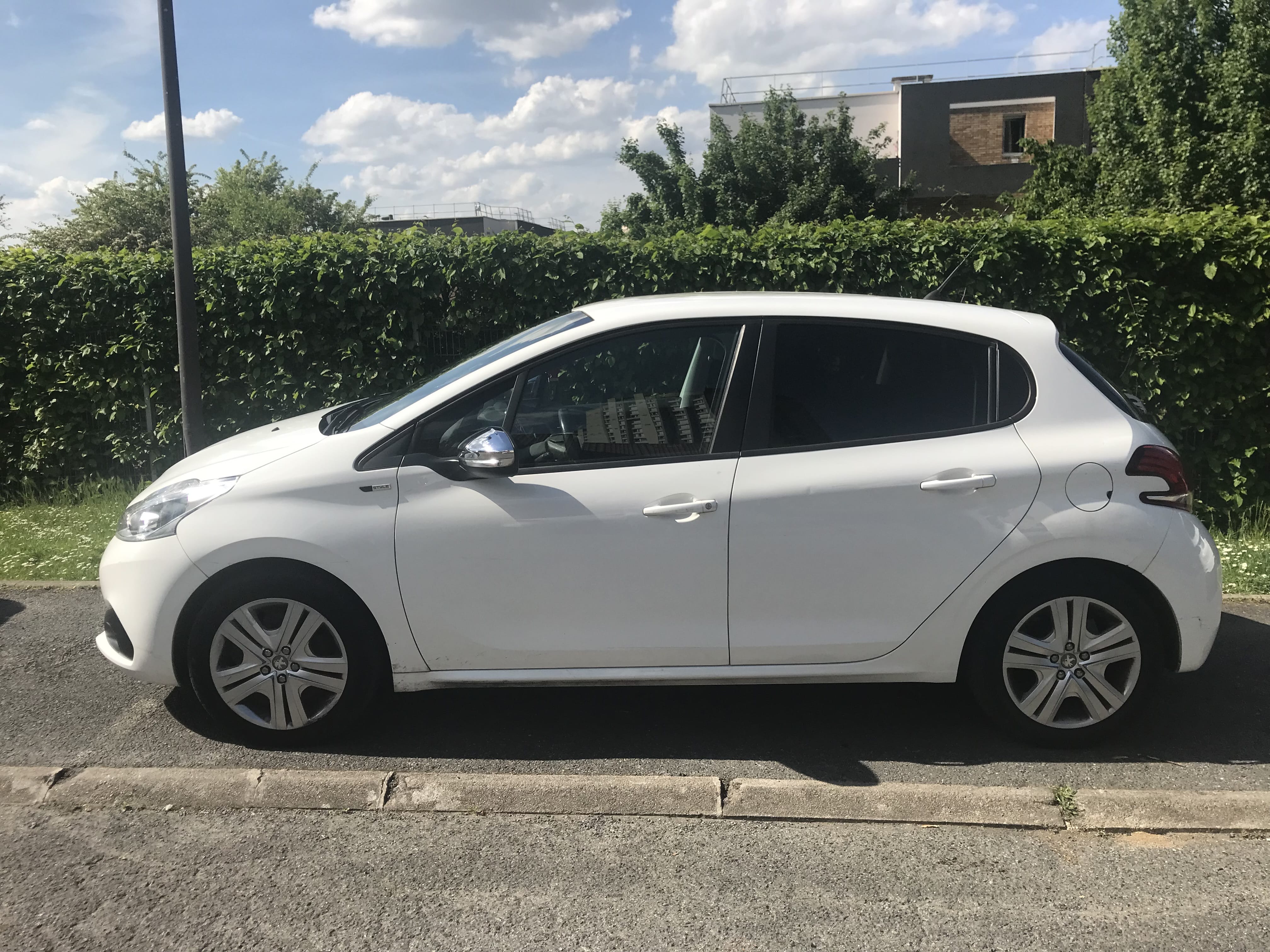 Peugeot 208 avec Climatisation