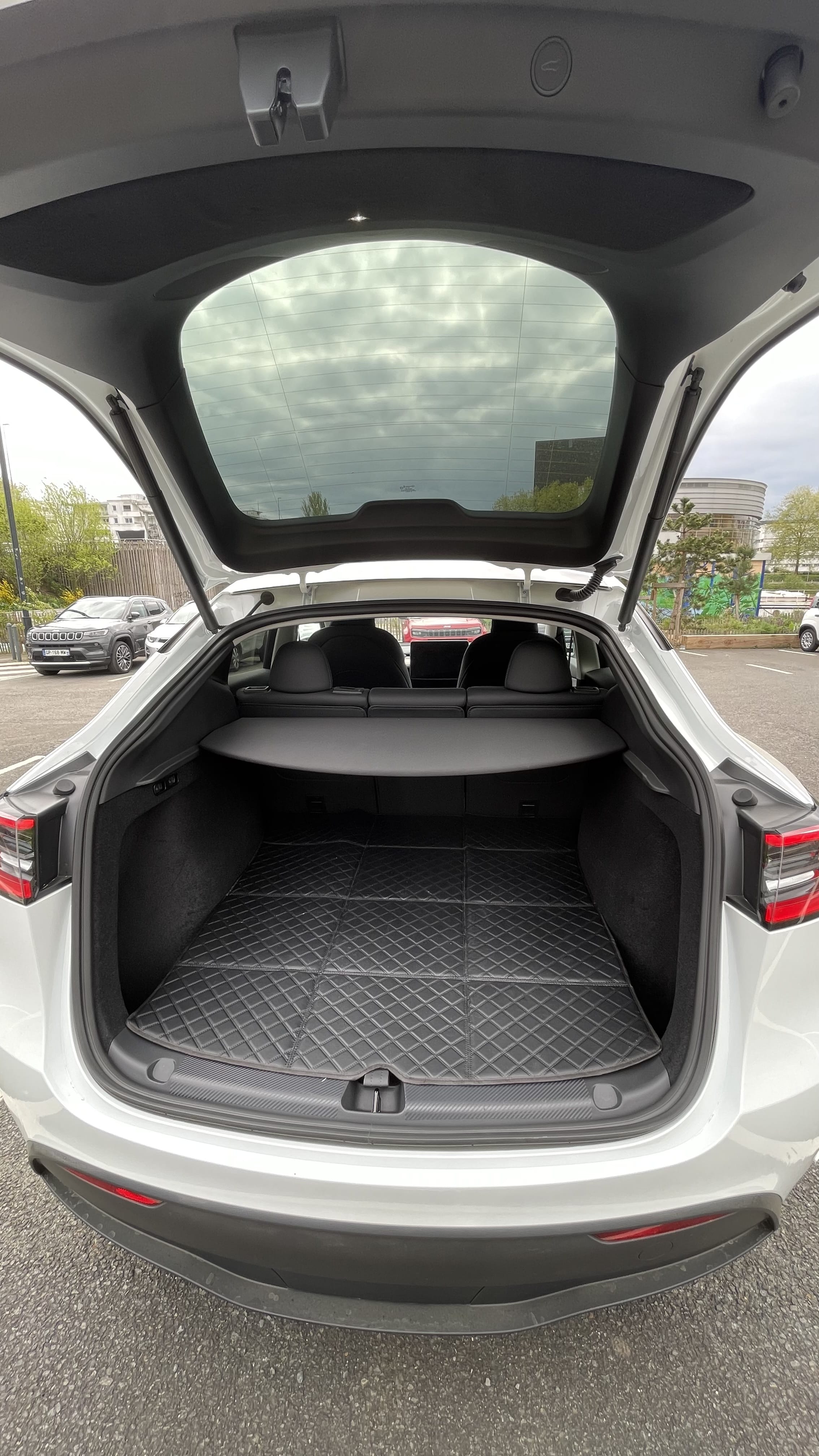 Tesla Model Y Long Range avec Dashcam