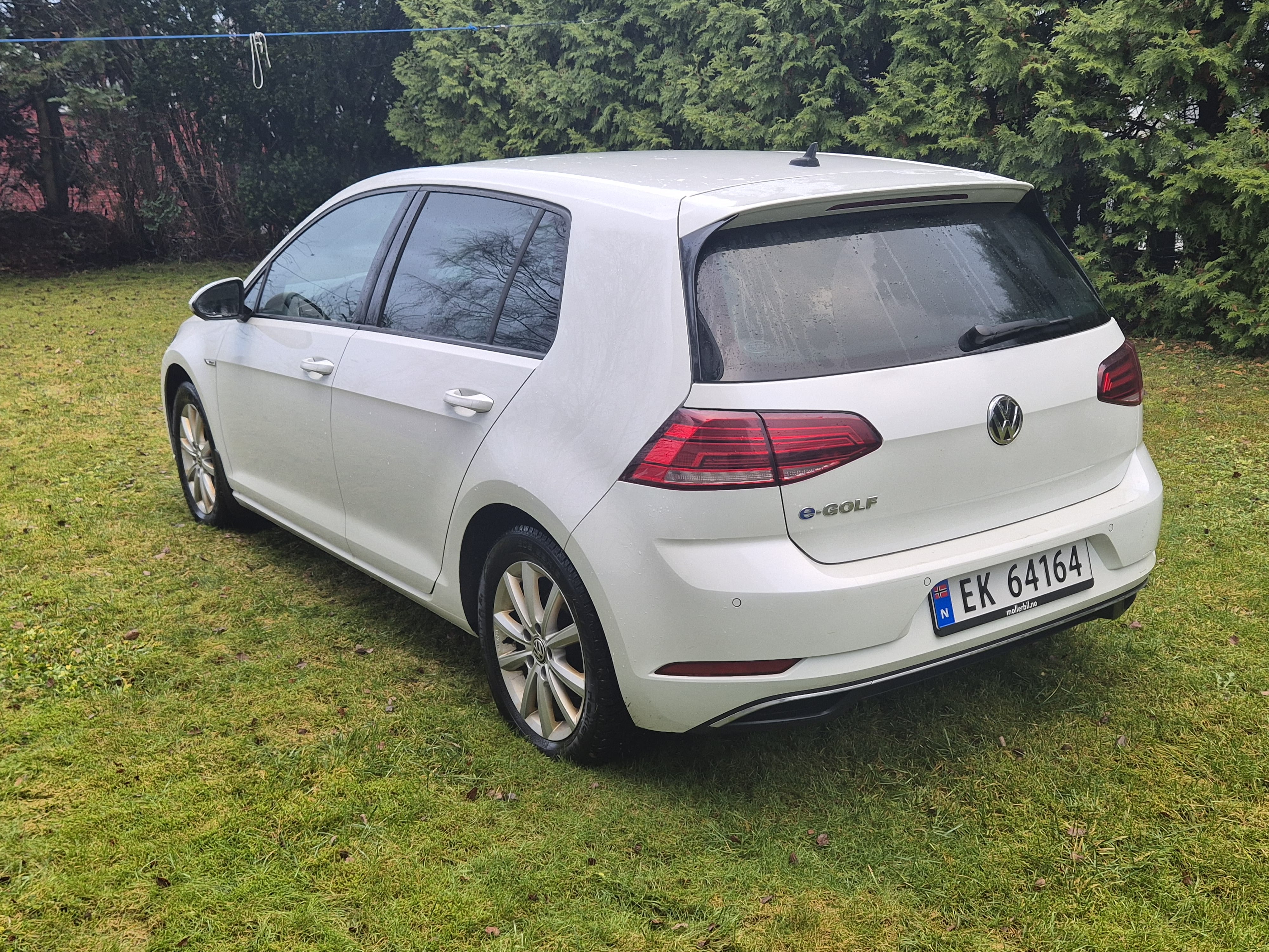 Volkswagen e-Golf with GPS