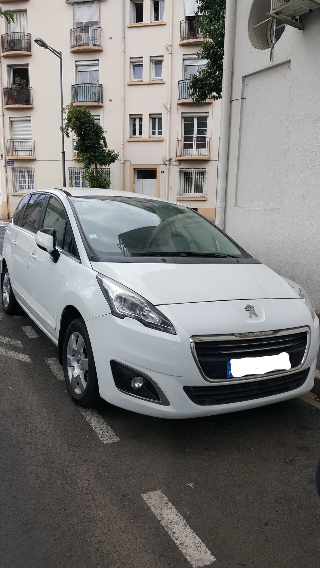 Peugeot 5008 1.6 blue hdi, 2015, Diesel, 6 places