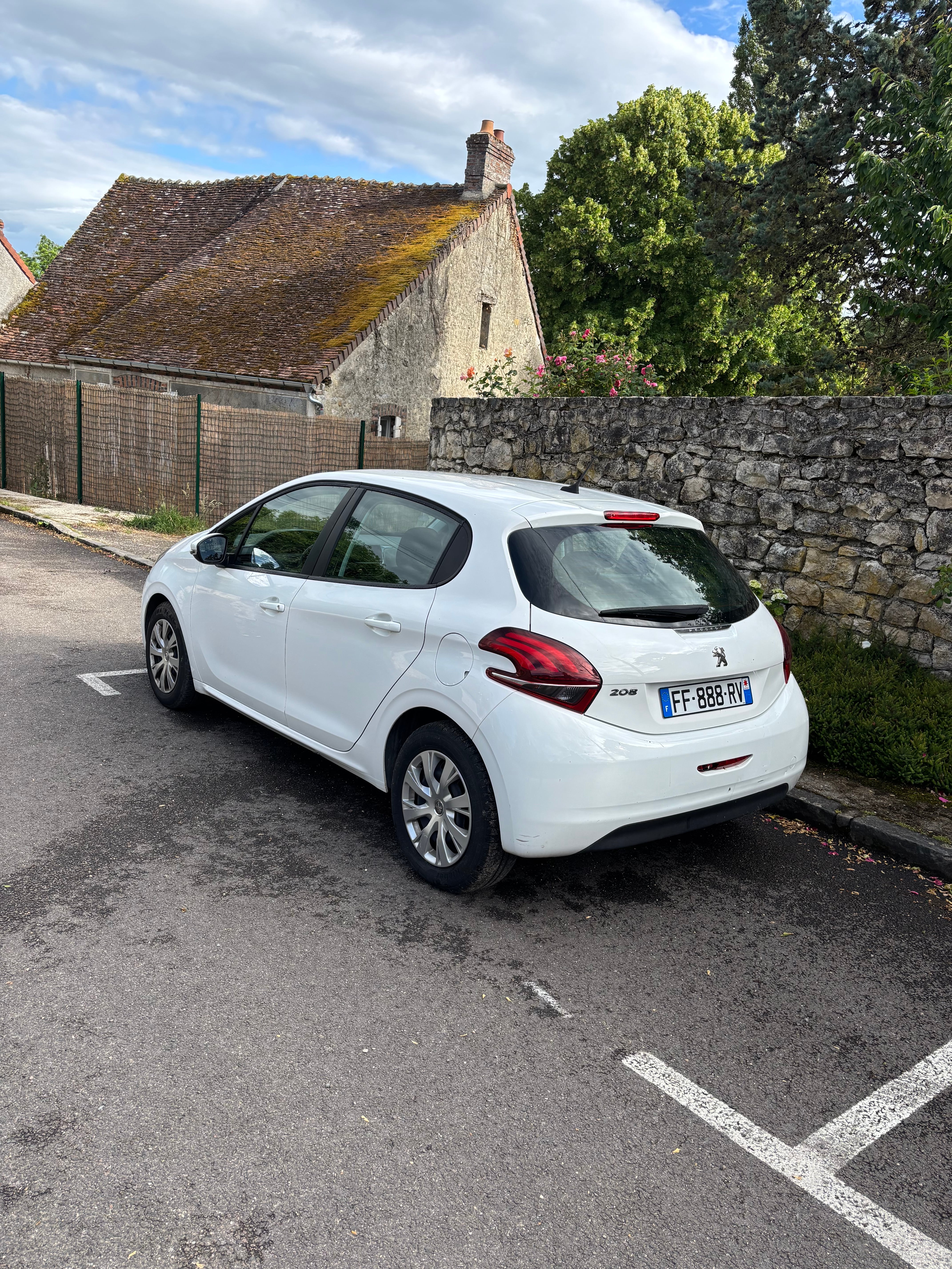 Peugeot 208 avec GPS