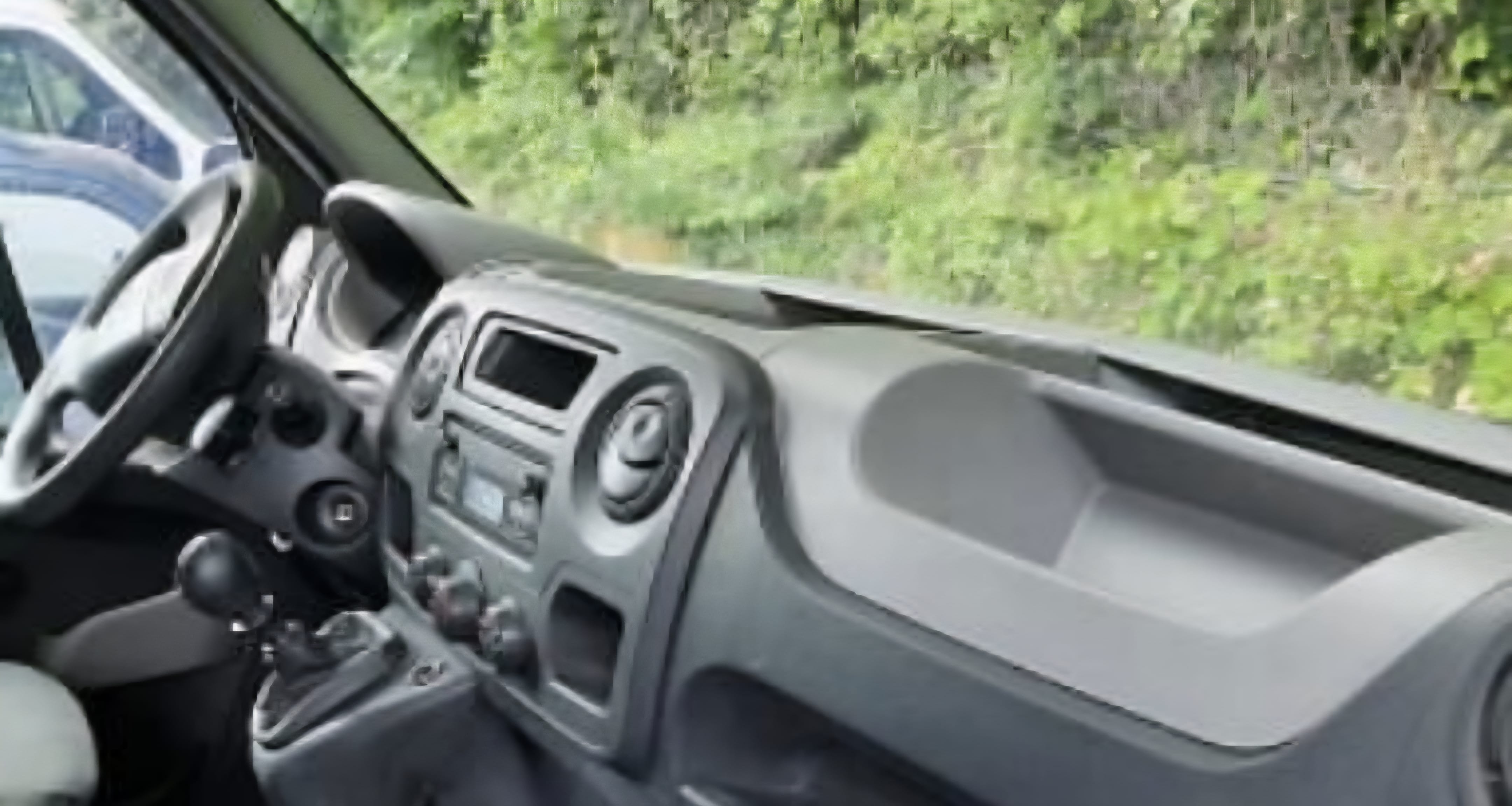 Renault Master 2.3 avec Entrée audio / iPod