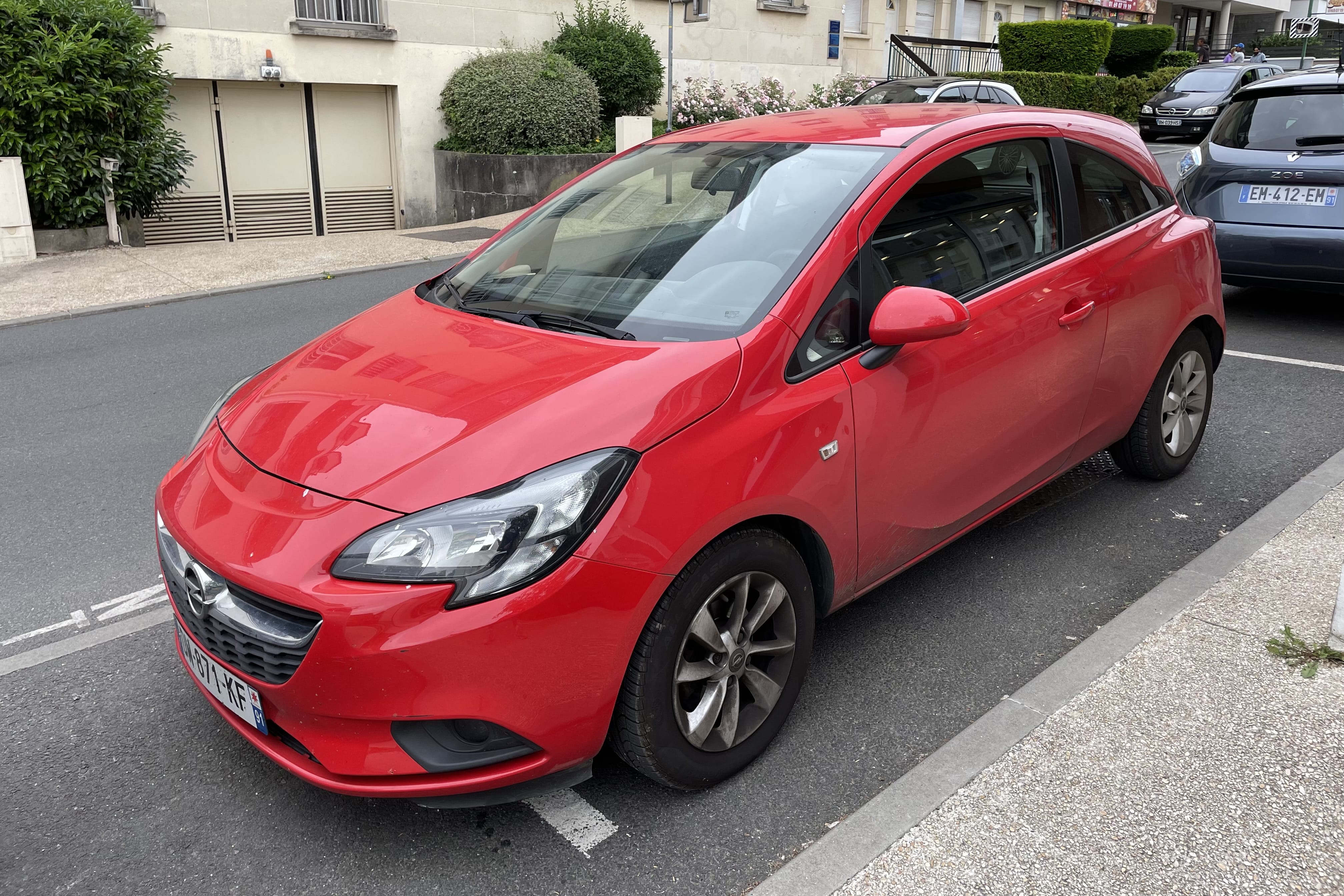 Opel Corsa 1.4.90 Graphite avec Régulateur de vitesse