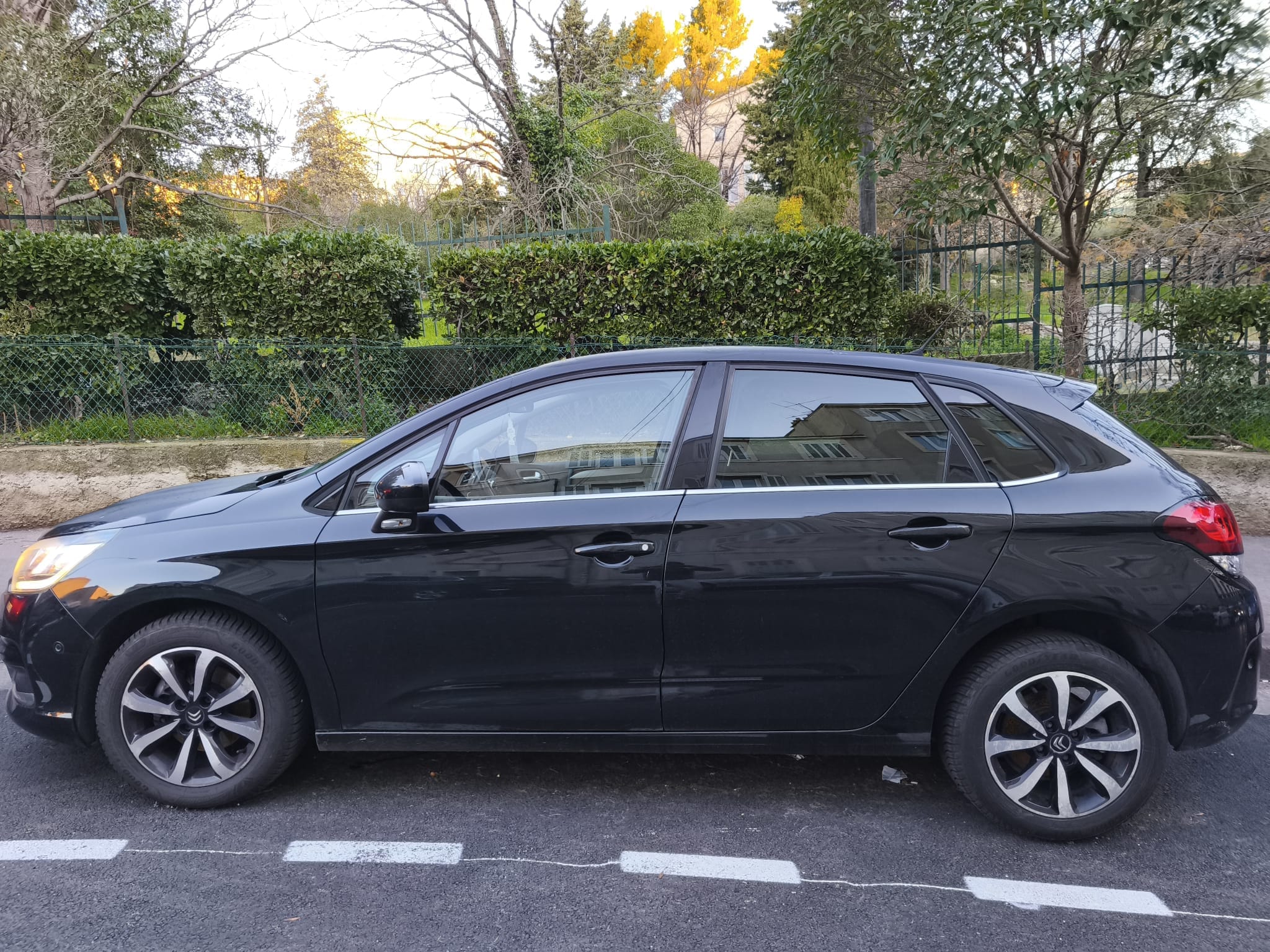 Citroen C4 1.6 120ch Millenium Business mit Klimaanlage