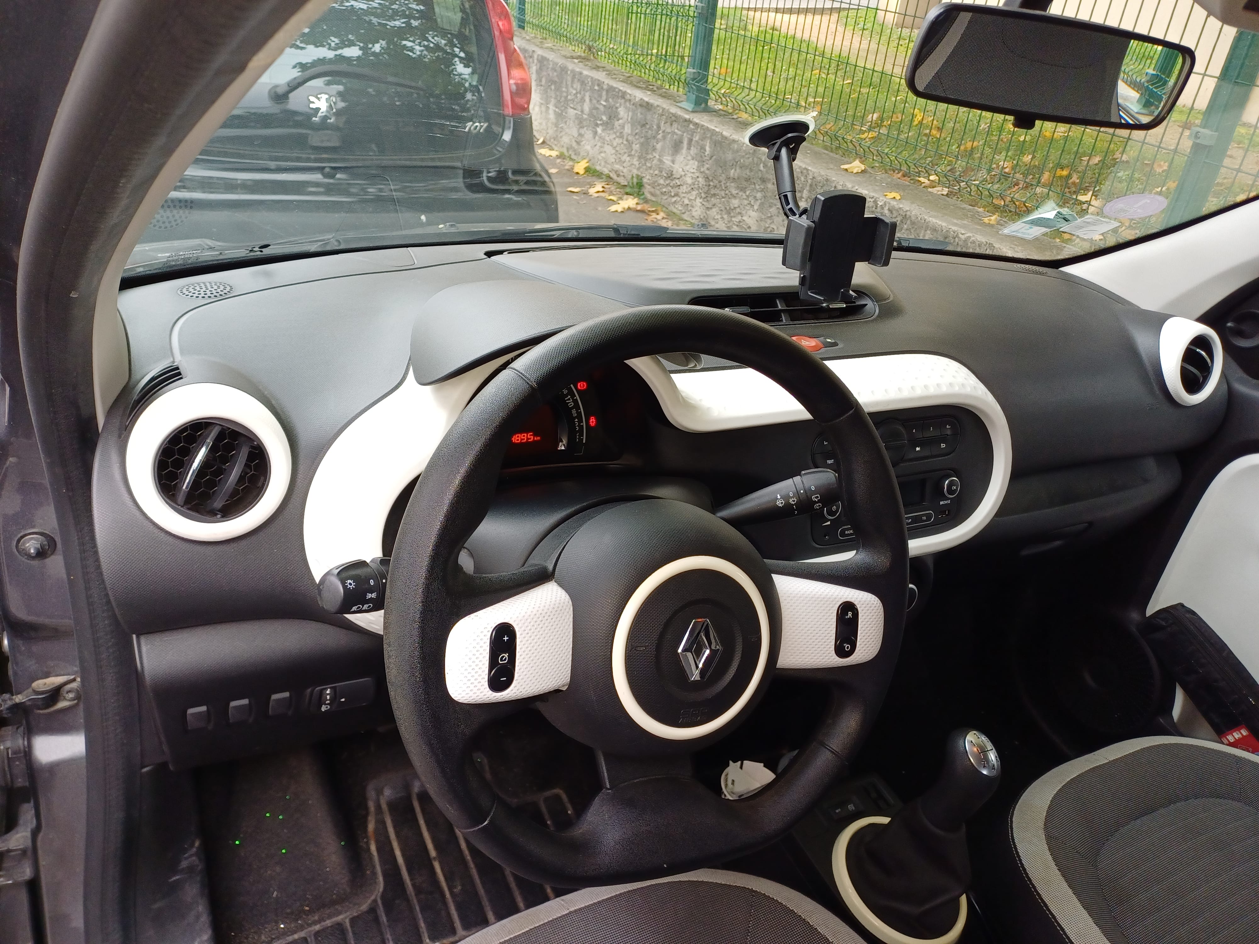 Renault Twingo III avec Entrée audio / iPod