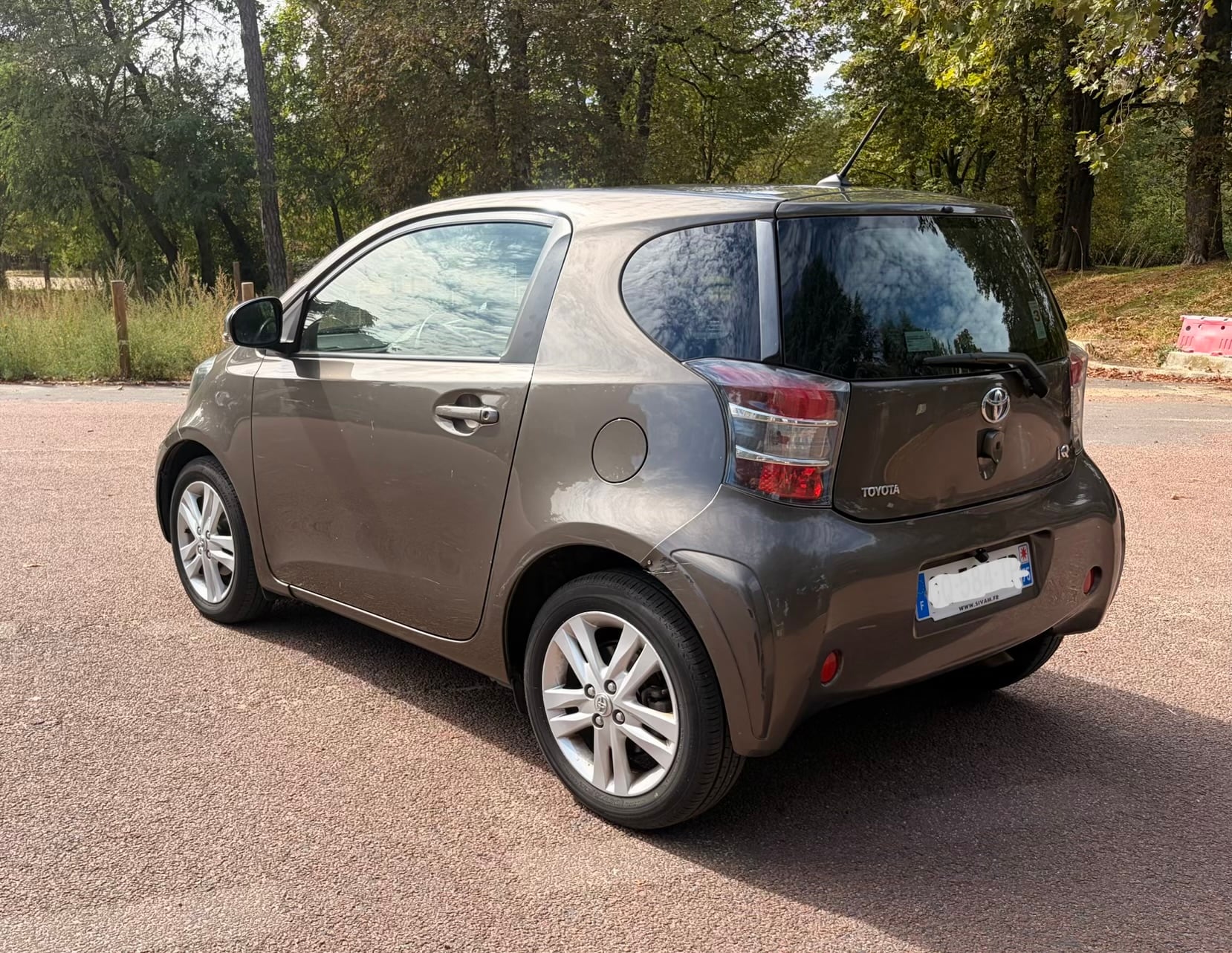 Toyota Iq 1,3L avec Caméra de recul