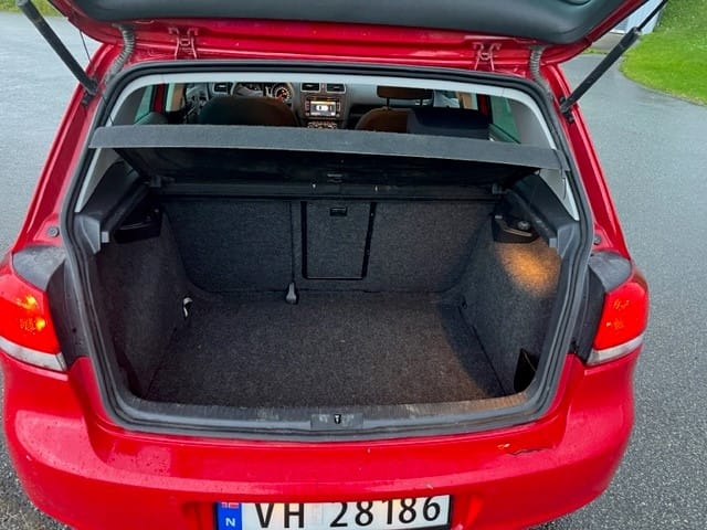 Volkswagen Golf 1.6TDI with Ski racks