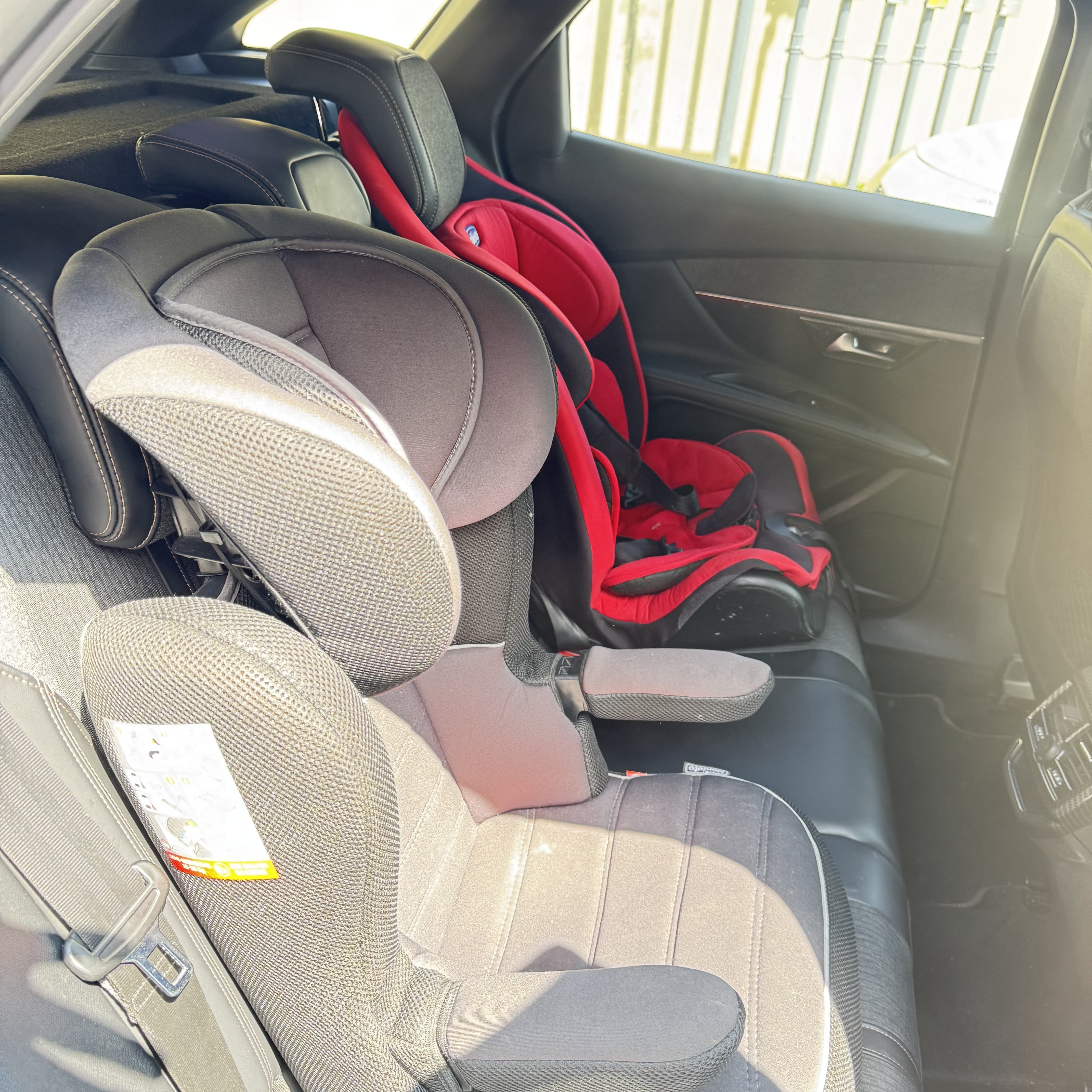 Peugeot 3008 avec Siège bébé