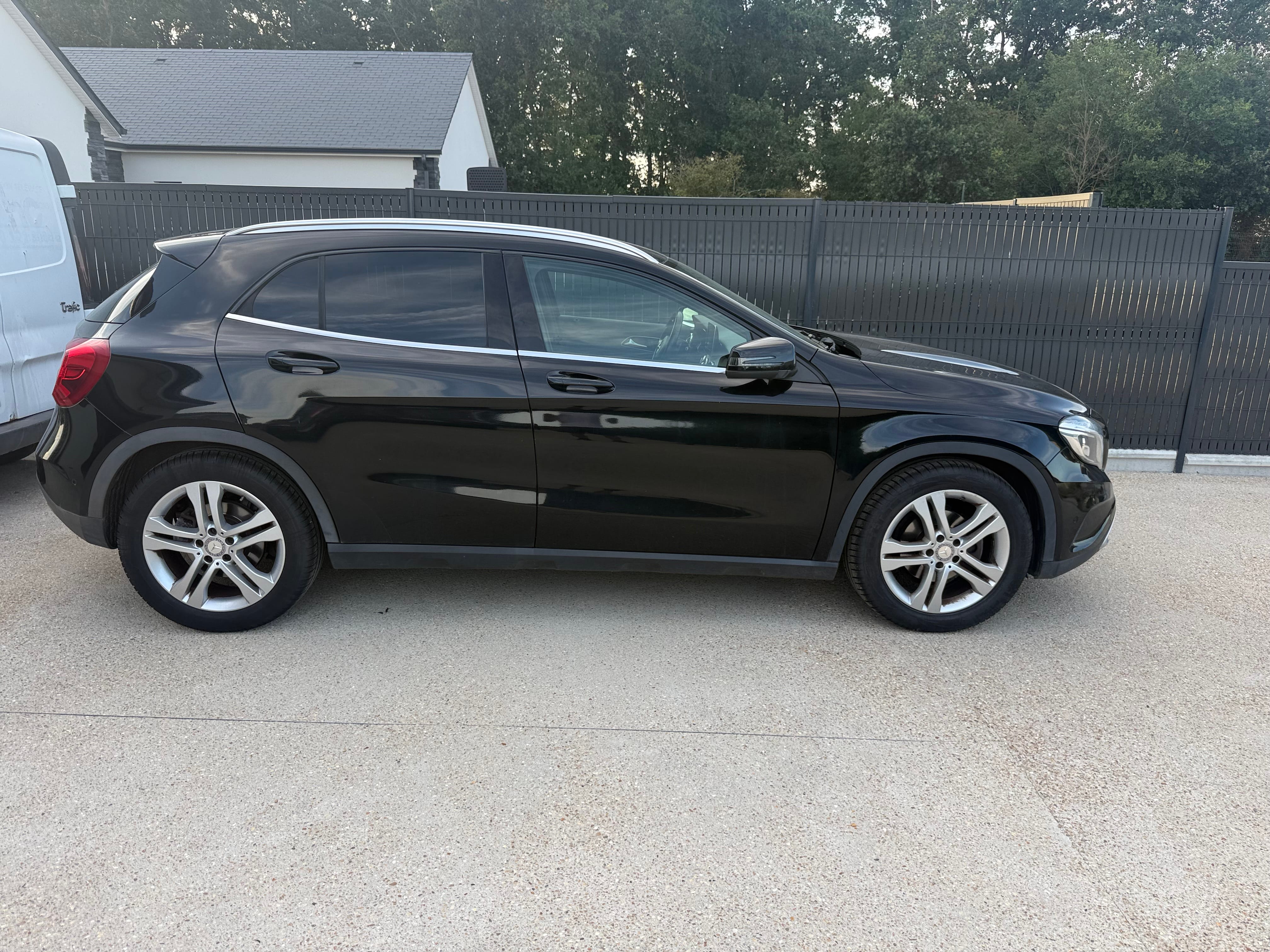 Mercedes-Benz GLA 200 avec Climatisation