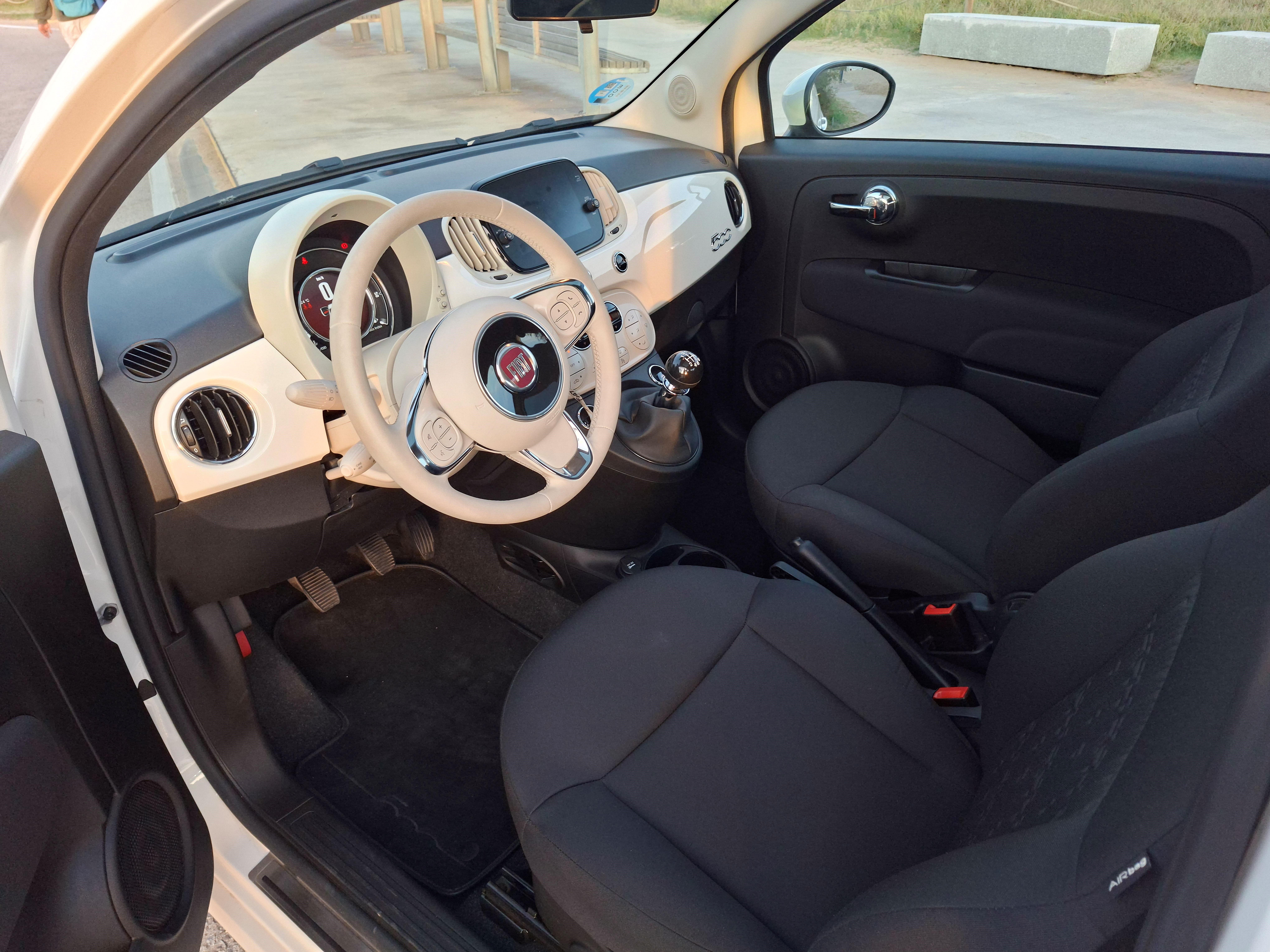 Fiat 500 Híbrido 1.0 51KW (70 CV) Dolcevita 3 puertas - 7923MVB met Cruise control