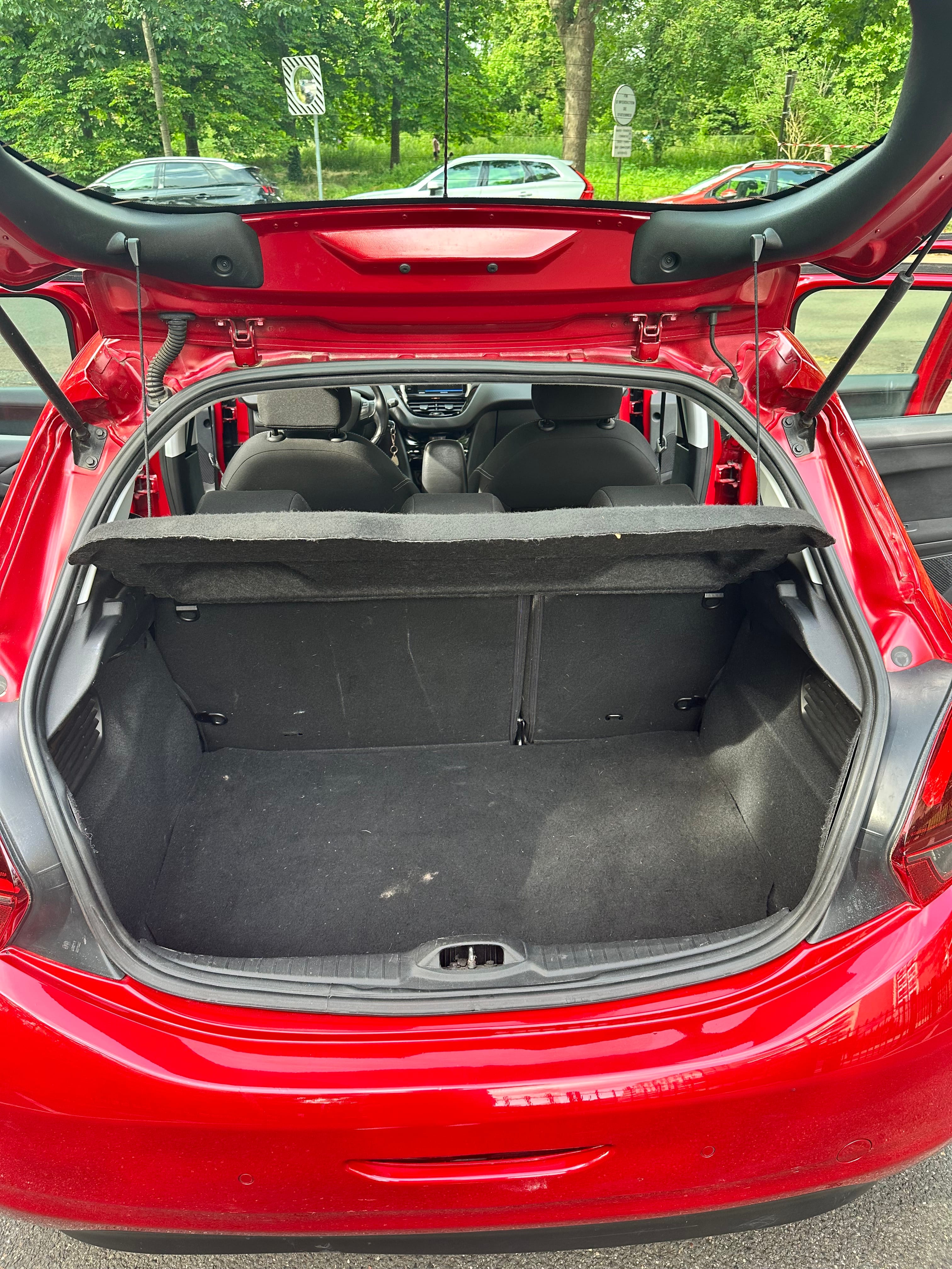 Peugeot 208 1.2 - CarPlay & AndroidAuto avec Audio Bluetooth