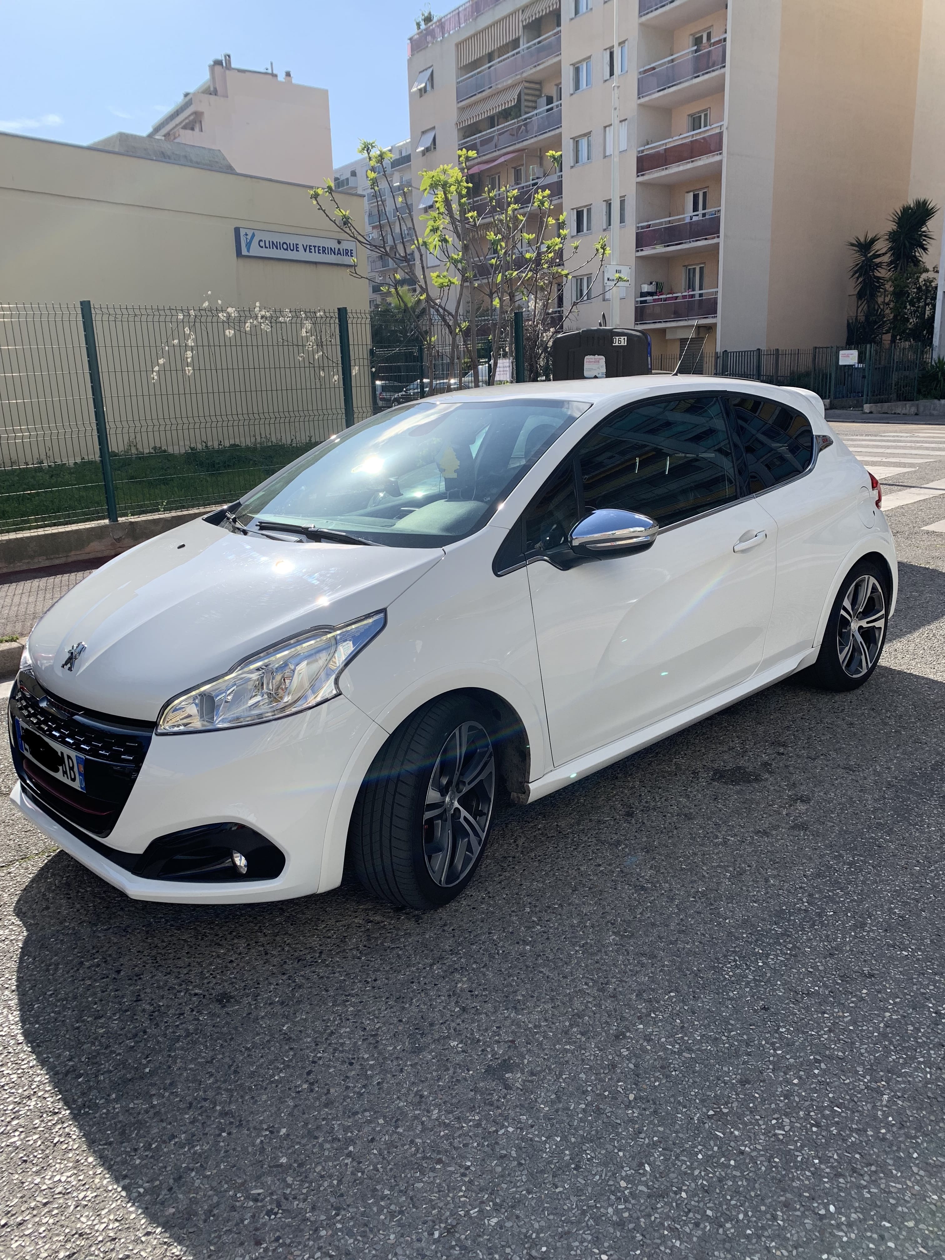 Peugeot 208 GTI 1,6 HDI 208CH avec Climatisation