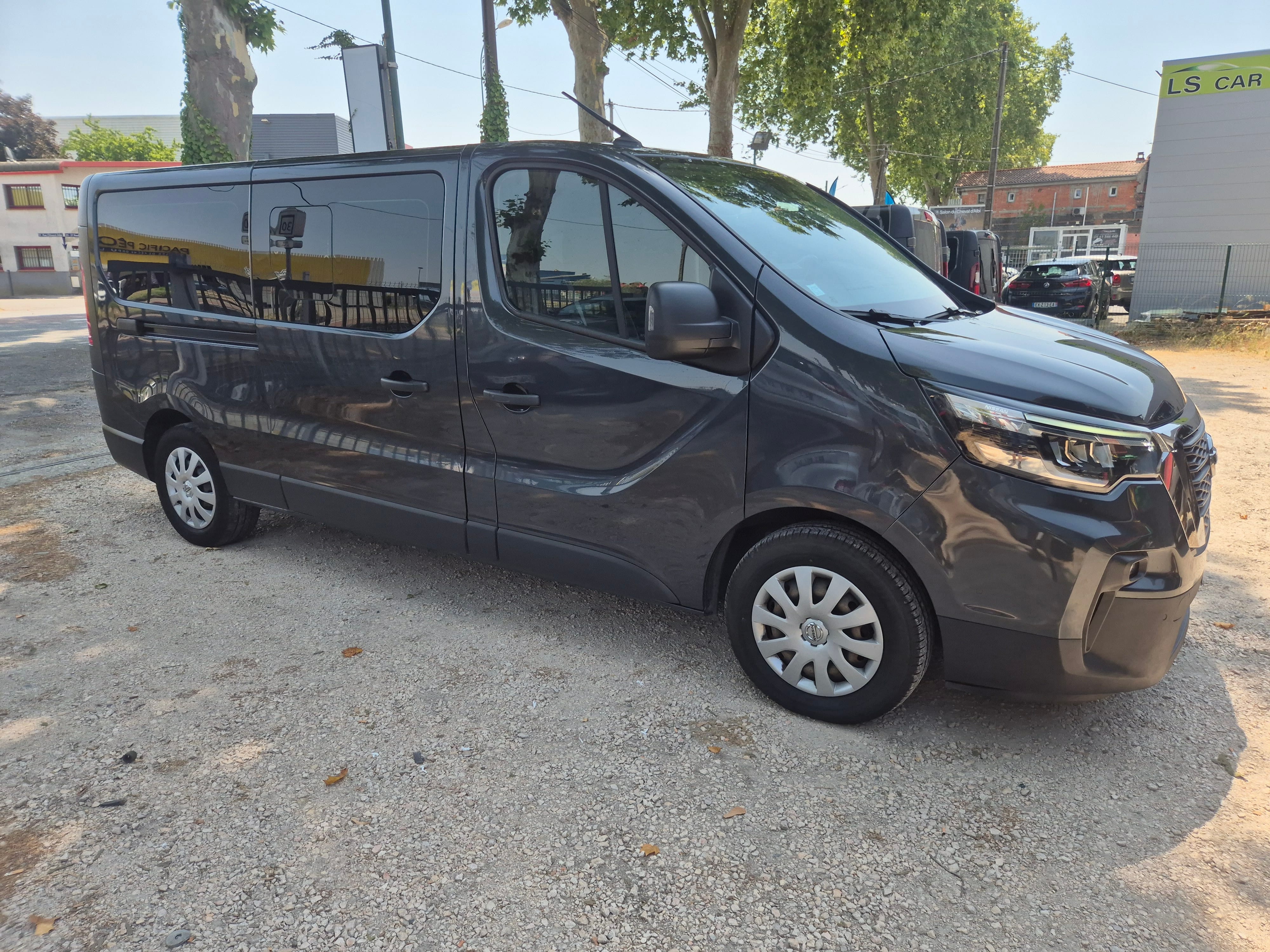 Nissan NV300 Minibus avec Régulateur de vitesse