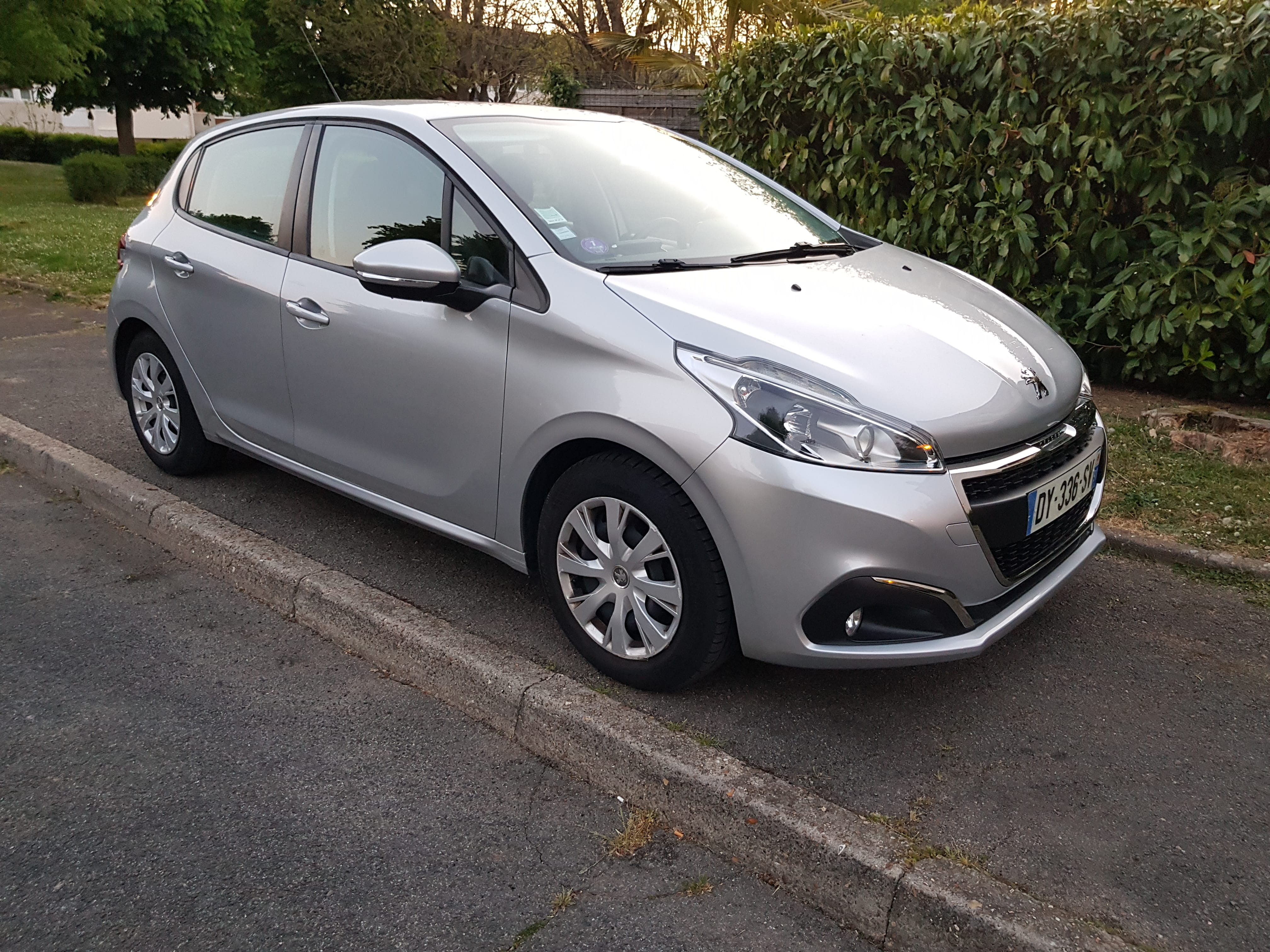 Peugeot 208, 2016, Essence 95