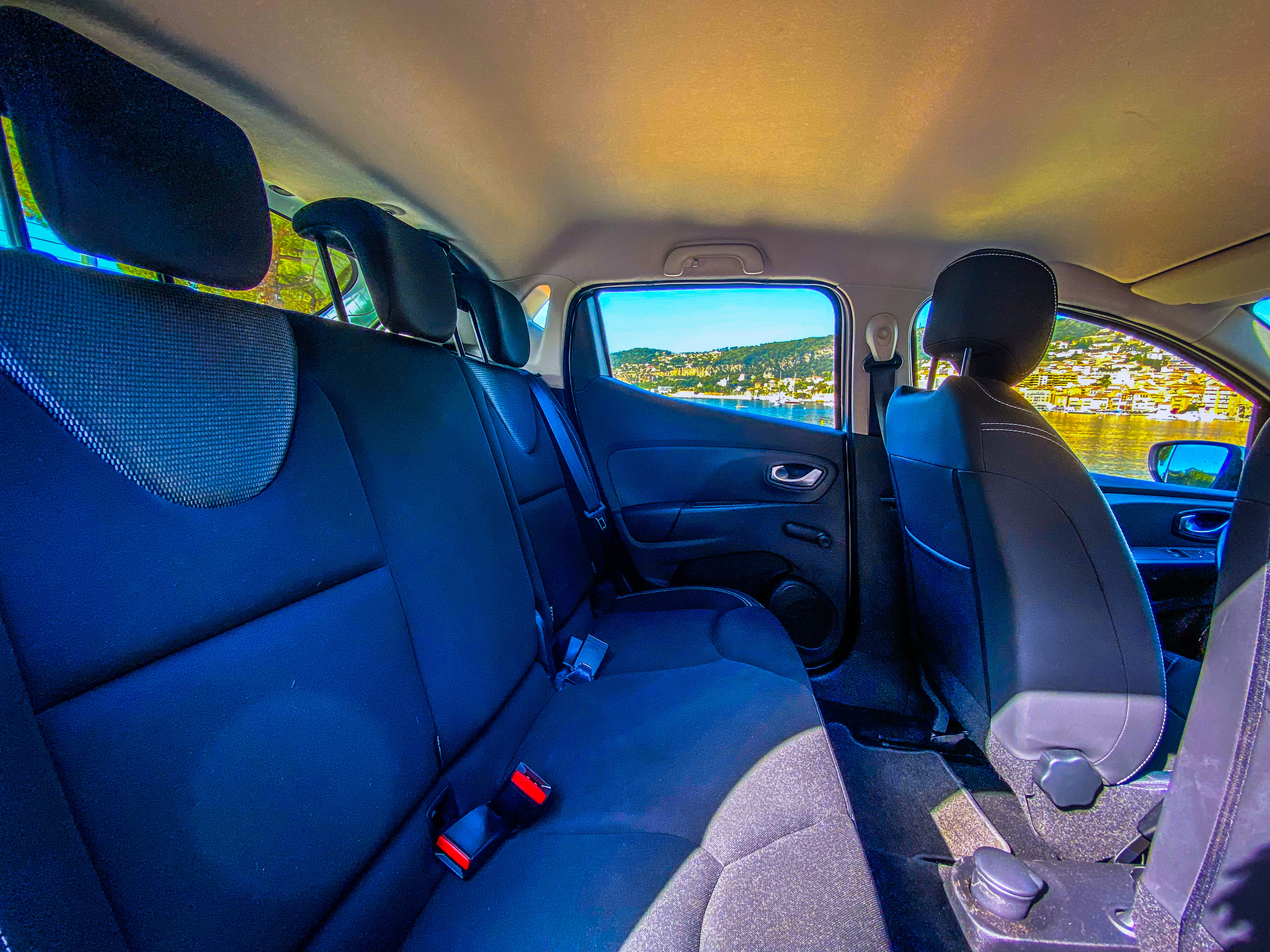 Renault Clio 730 avec Siège bébé