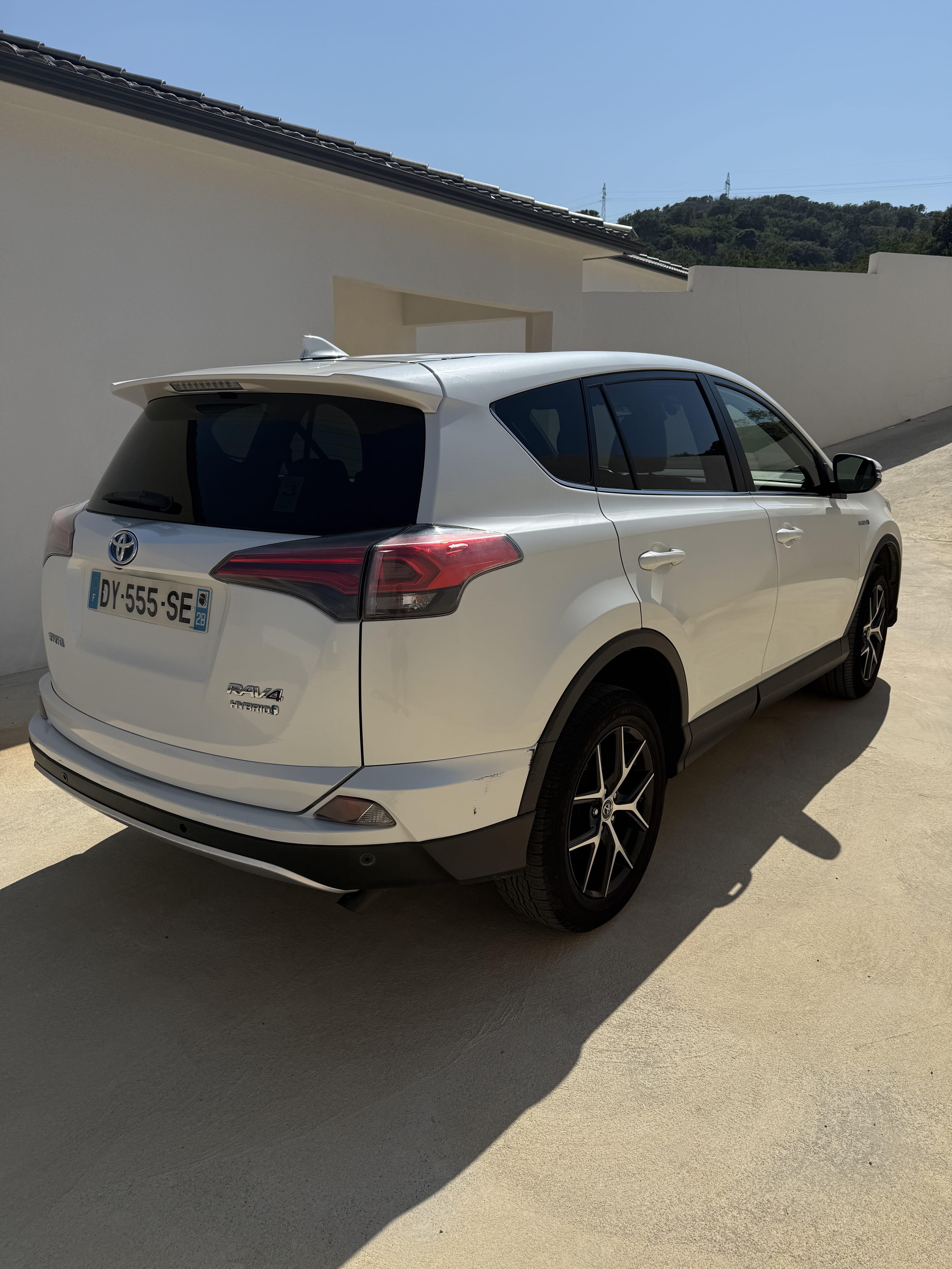 Toyota RAV 4 Hybride avec GPS