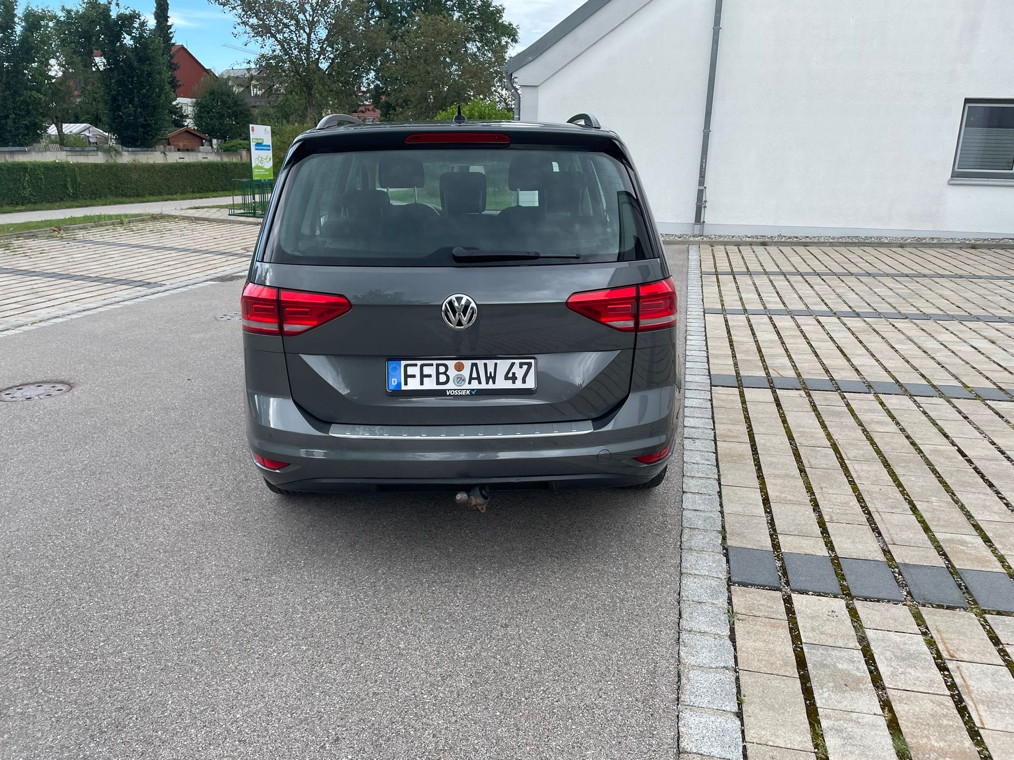 Volkswagen Touran 1.6 TDI Diesel with Hitch