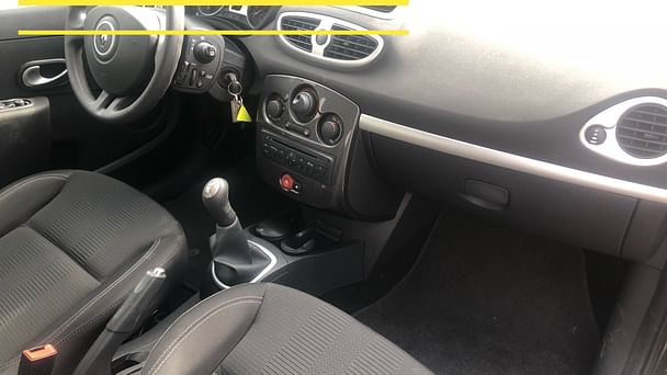 Renault Clio Louez la Renault Clio Essence – Sécurité, Confort et Économie !