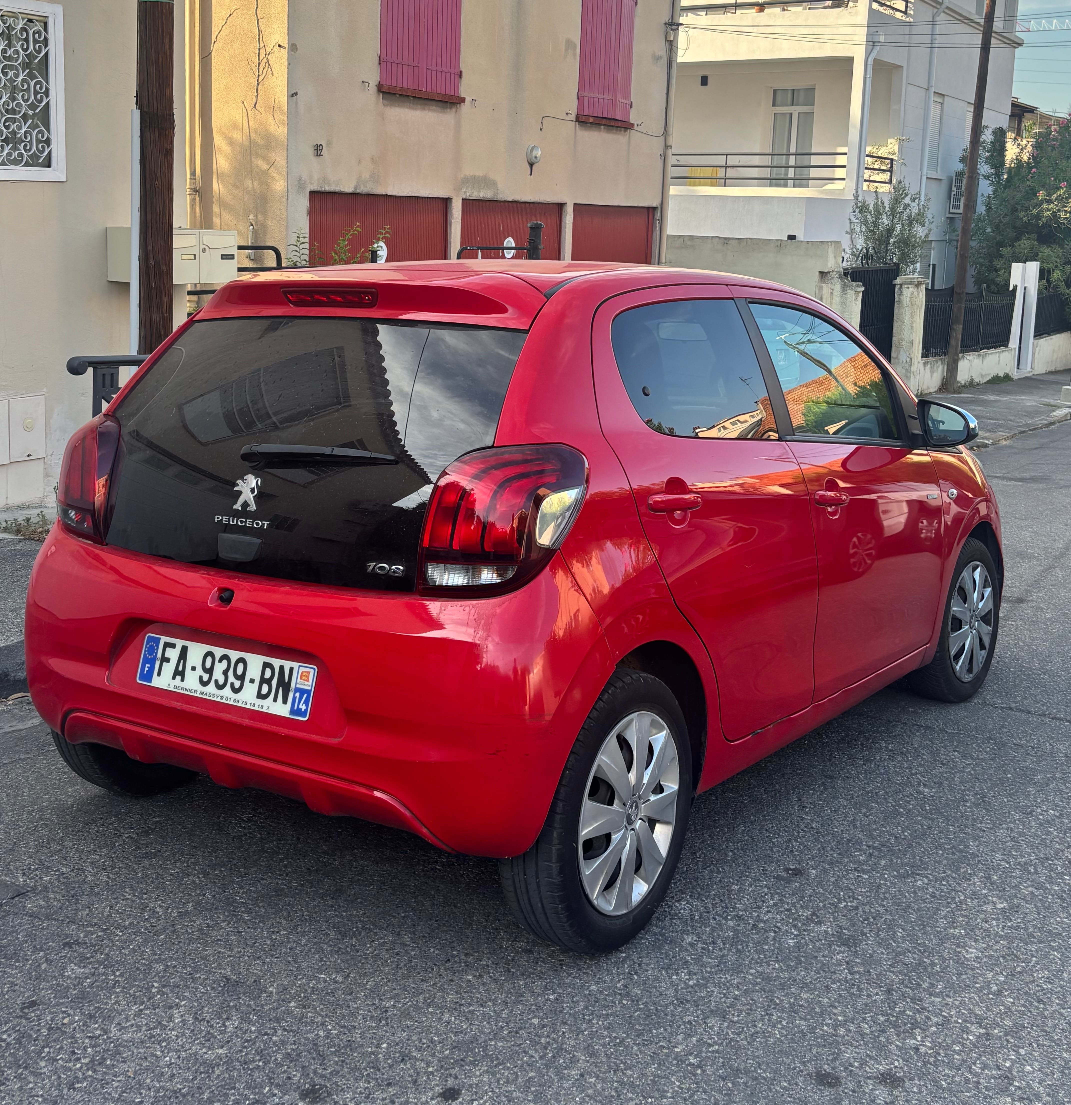 Peugeot 108 1.0 eVti with Air conditioning