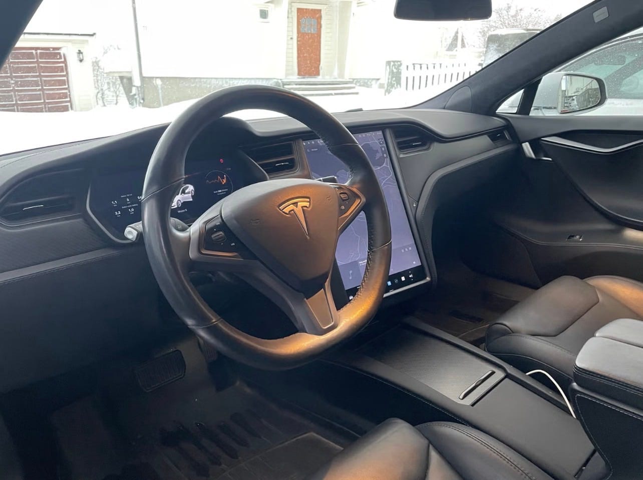 Tesla Model S 75 med GPS