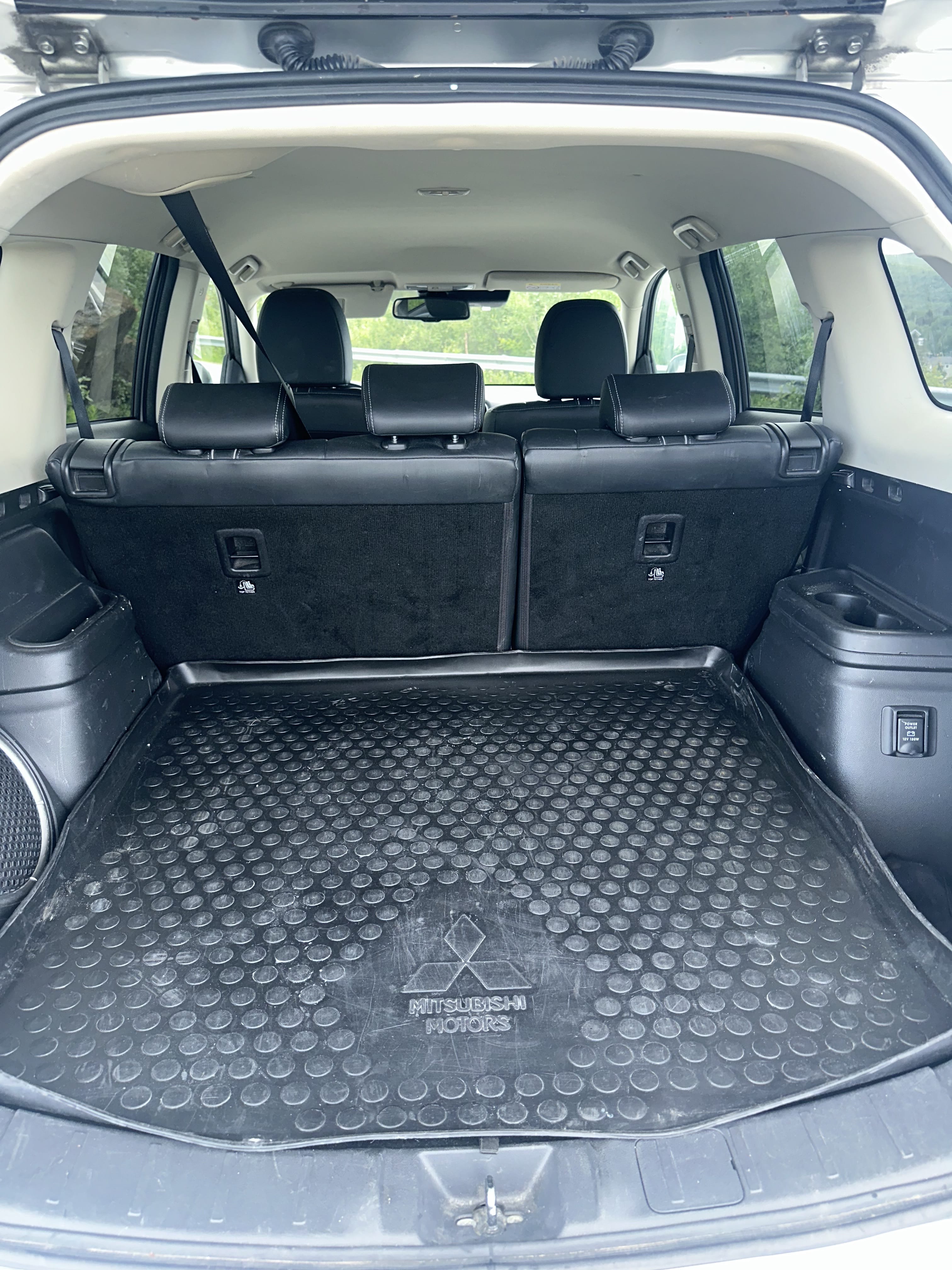 Mitsubishi Outlander PHEV SEL med Passer til rullestol