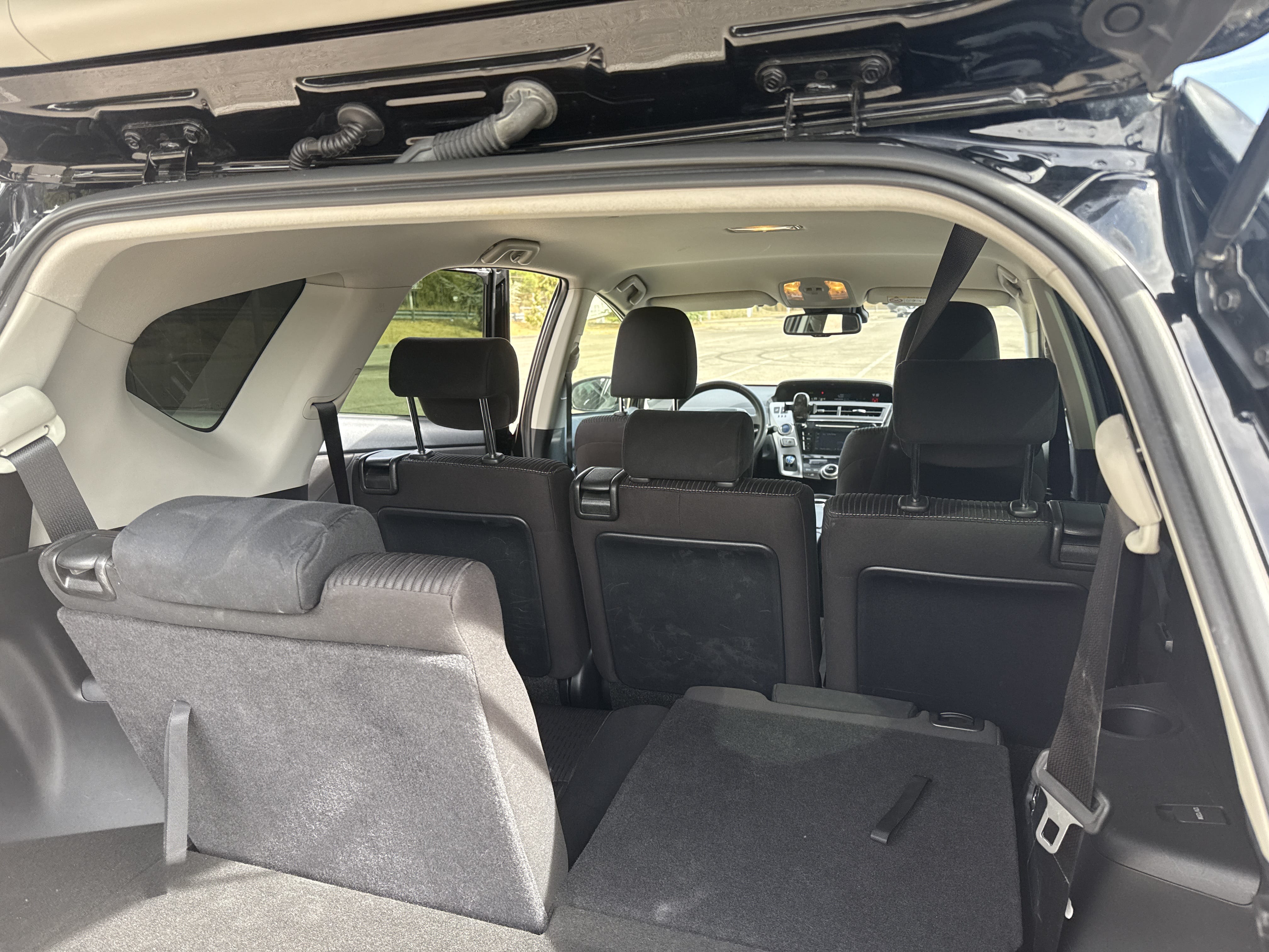 Toyota Prius + Hybrid 7 plazas met Bluetooth audio