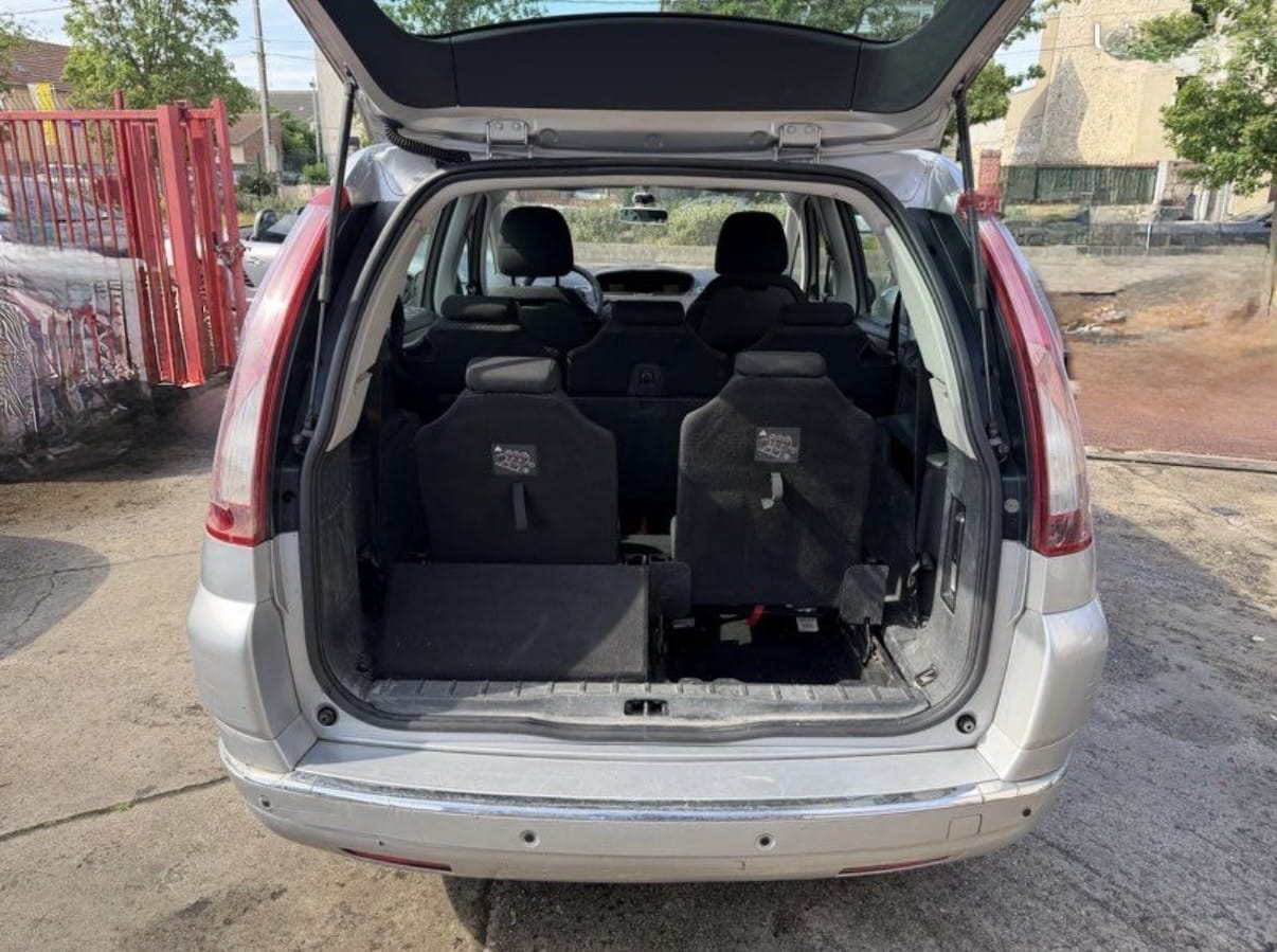 Citroen C4 Grand Picasso avec Siège bébé