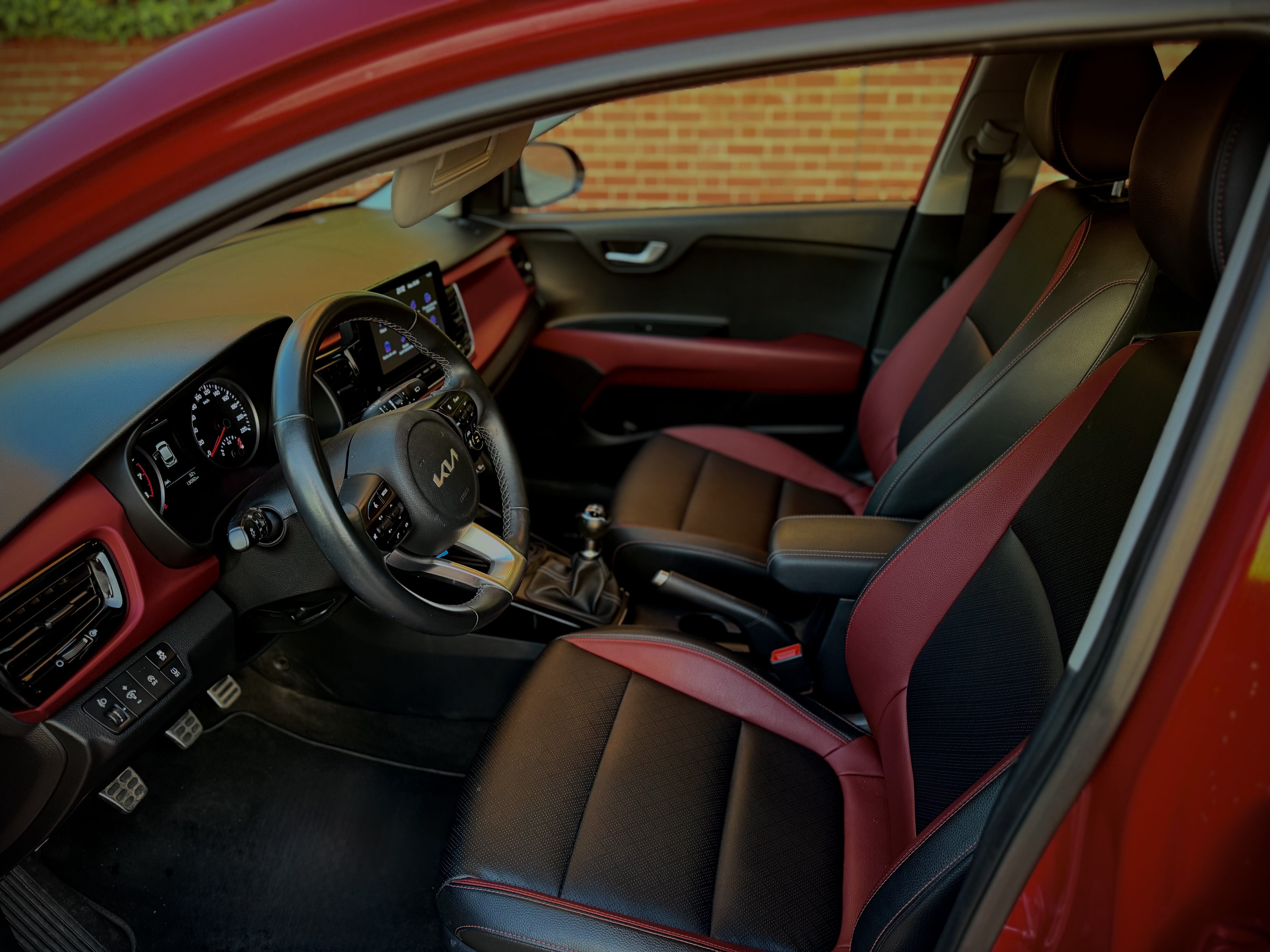Kia Rio con Control de velocidad