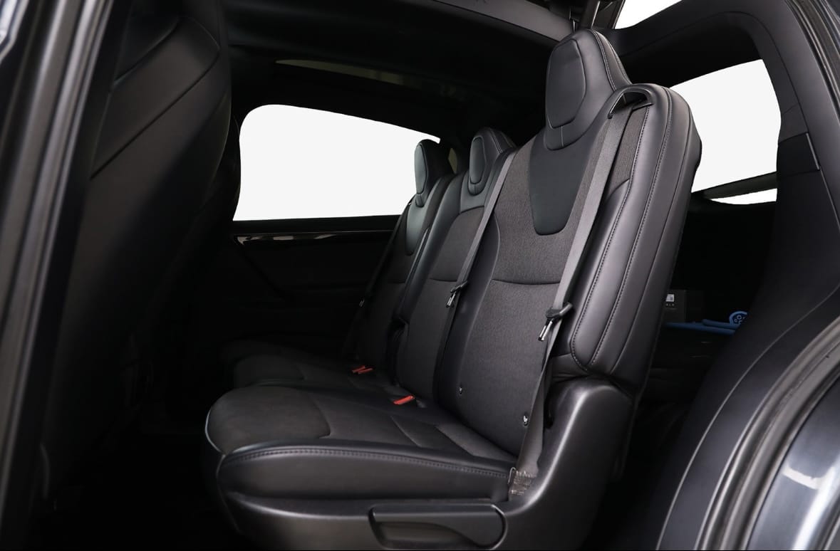 Tesla Model X 75d med Babysete