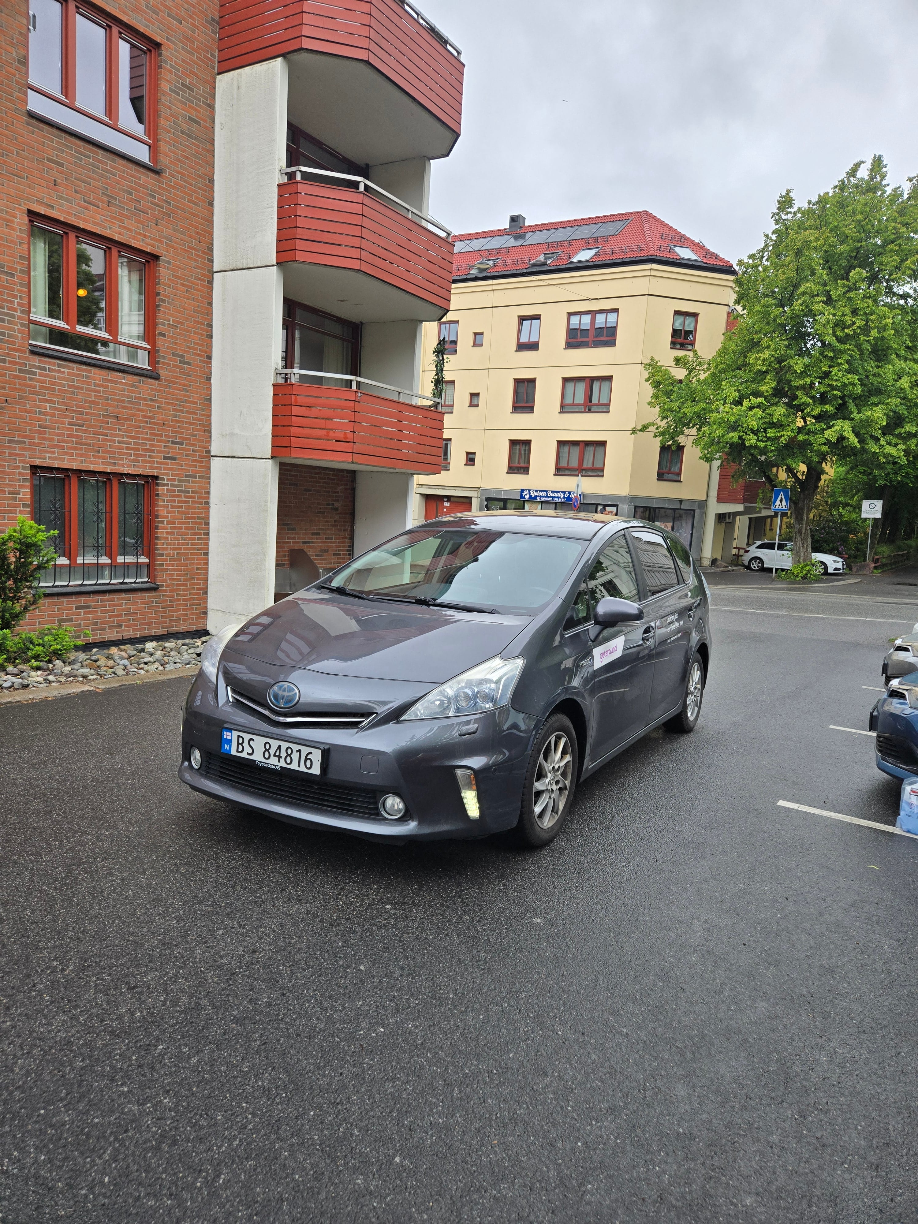 Toyota Prius 1.8 Hybrid, Automat, 7.seter/ Stor bagasjerom, inkl Beboerkort sone parkering., 2013, Blyfri 95 / Elektrisk (hybrid), automatisk, 7 seter