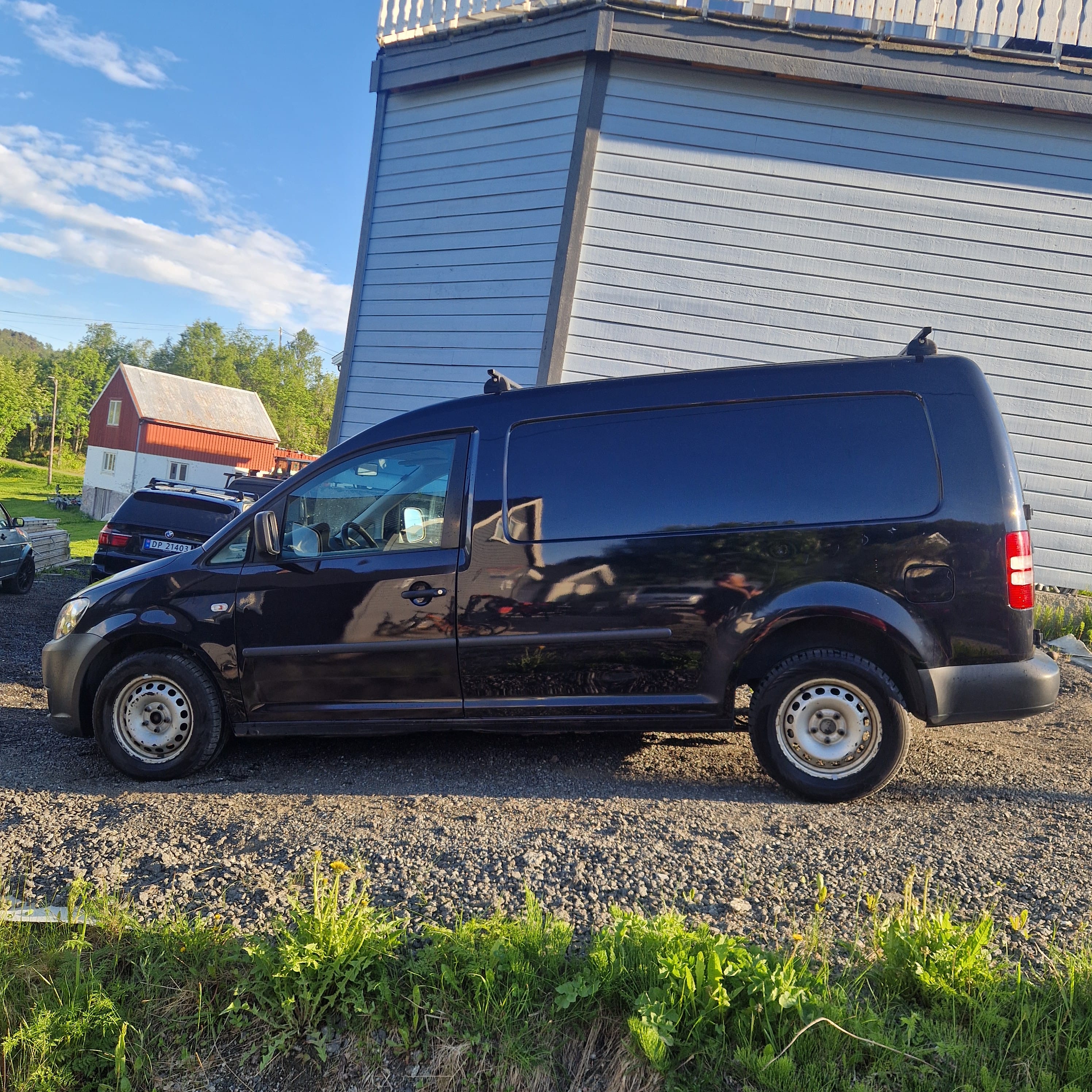 Volkswagen Caddy Maxi Varebil 2l tdi med Aircondition