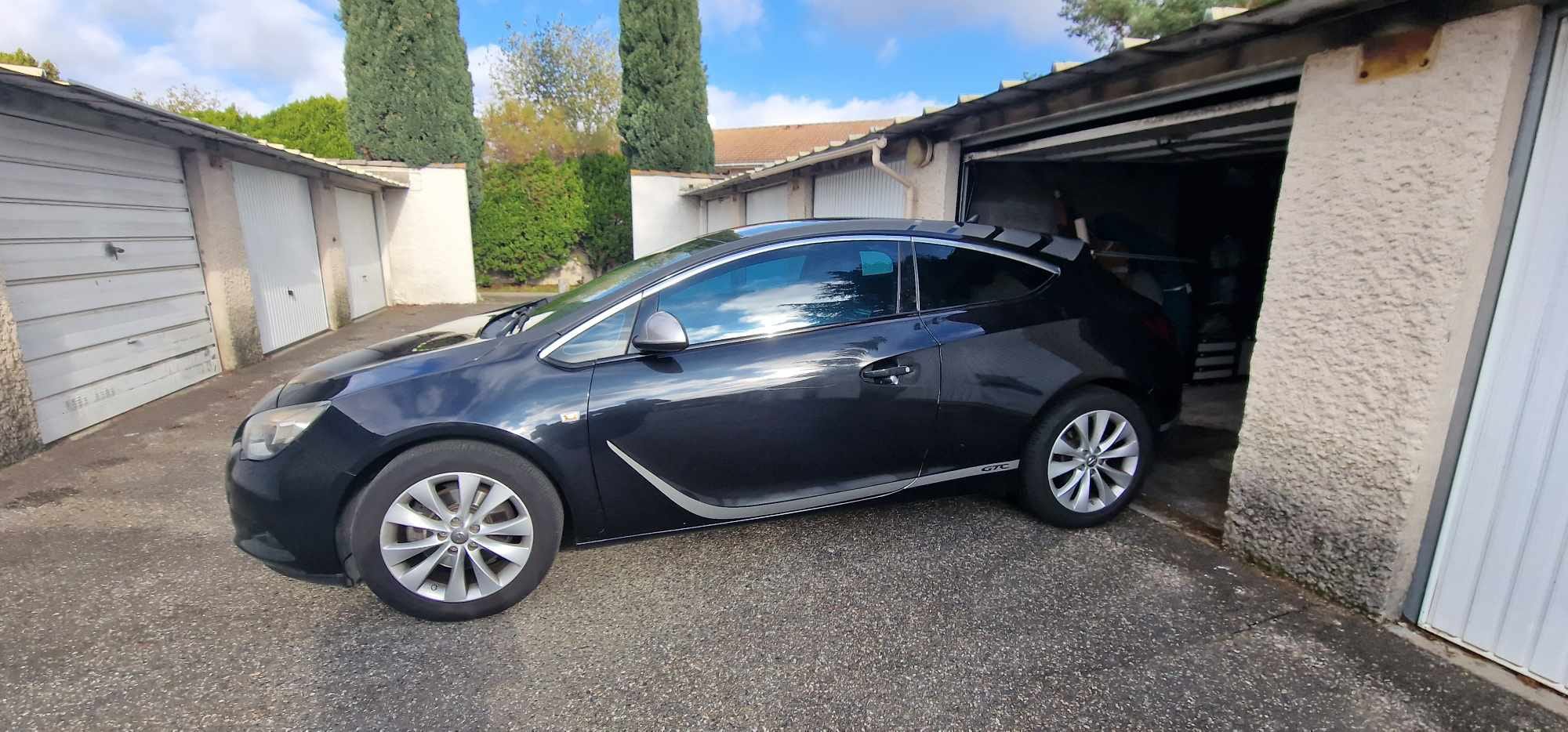 Opel Astra GTC 1.4 GTC Turbo Sport avec Climatisation