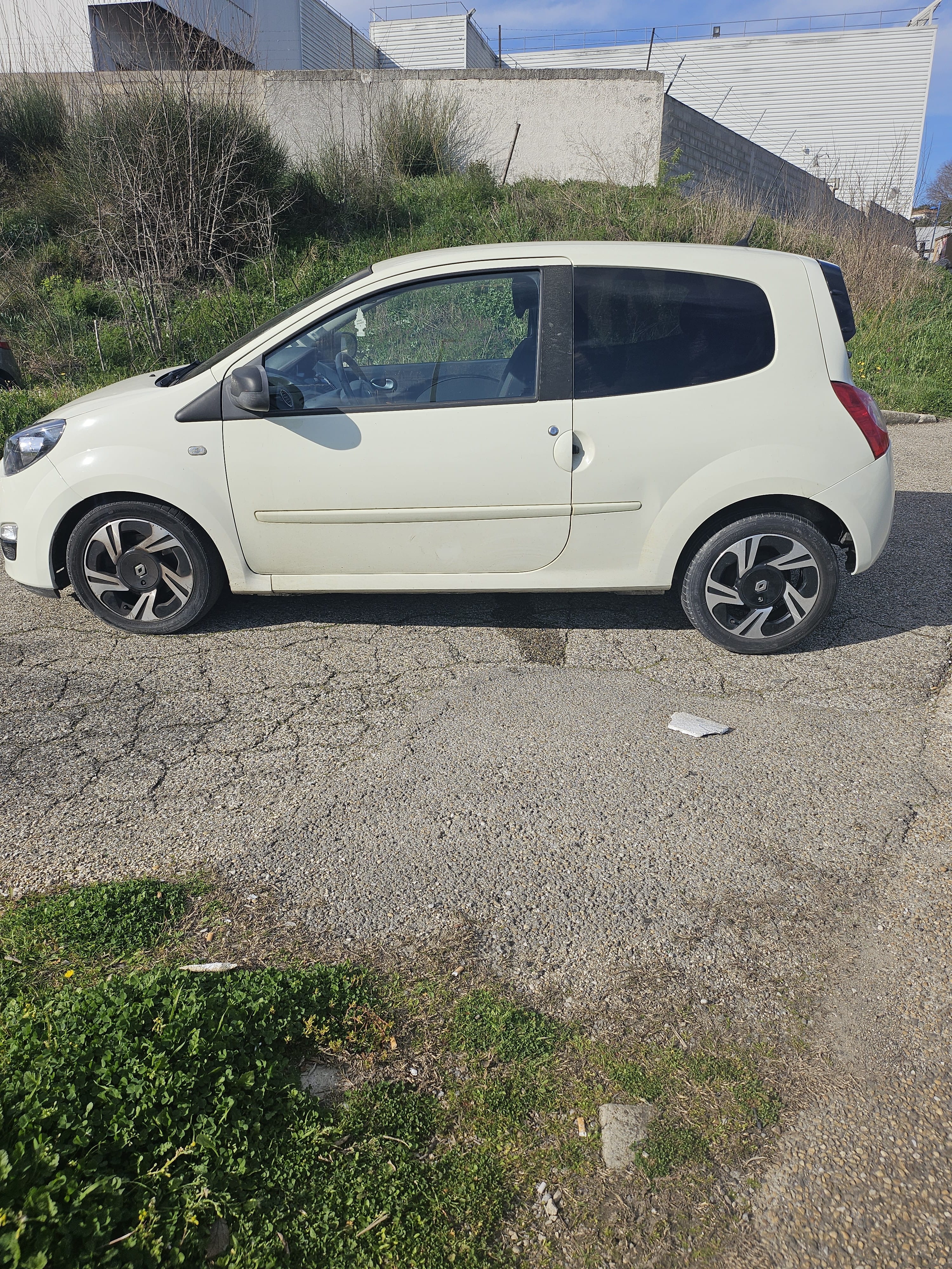Renault Twingo II with Cruise control