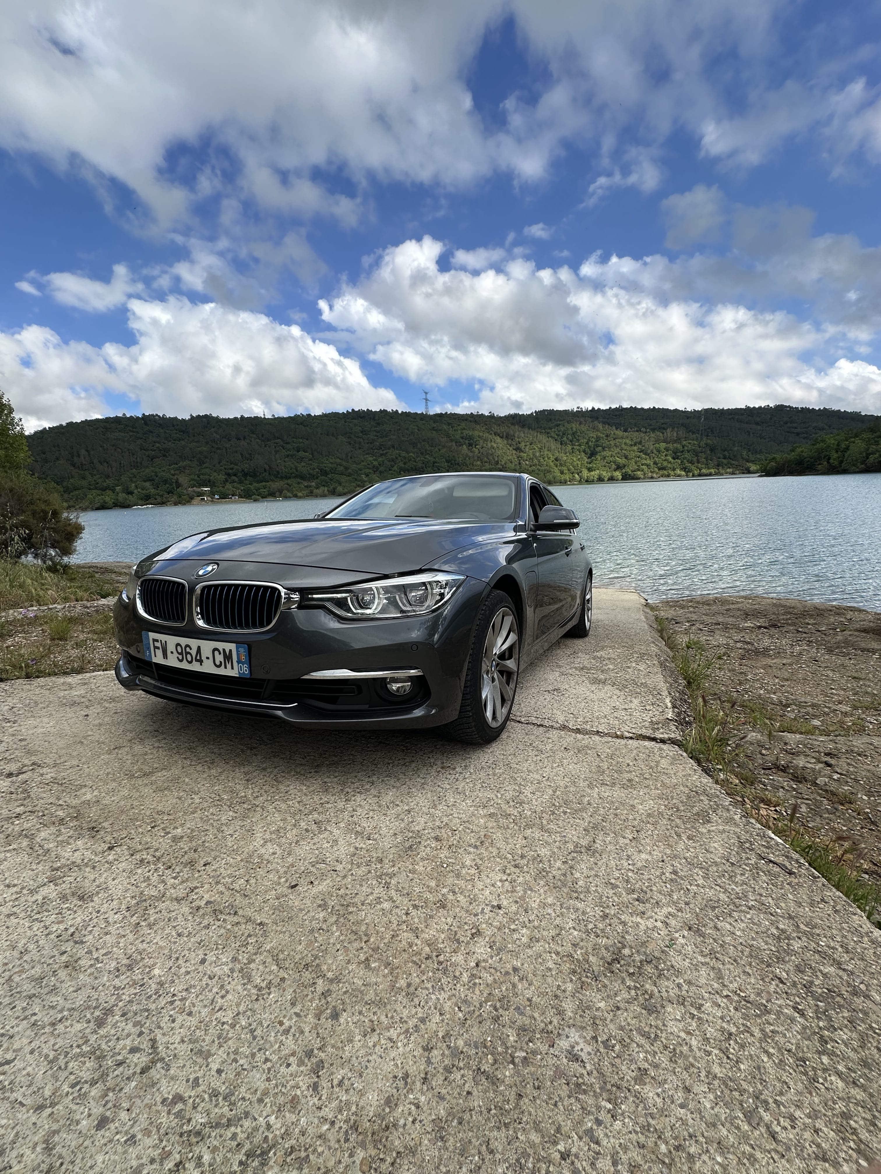 BMW Série 3 330e xDrive, 2016, Essence 98 / Électrique (hybride), automatique