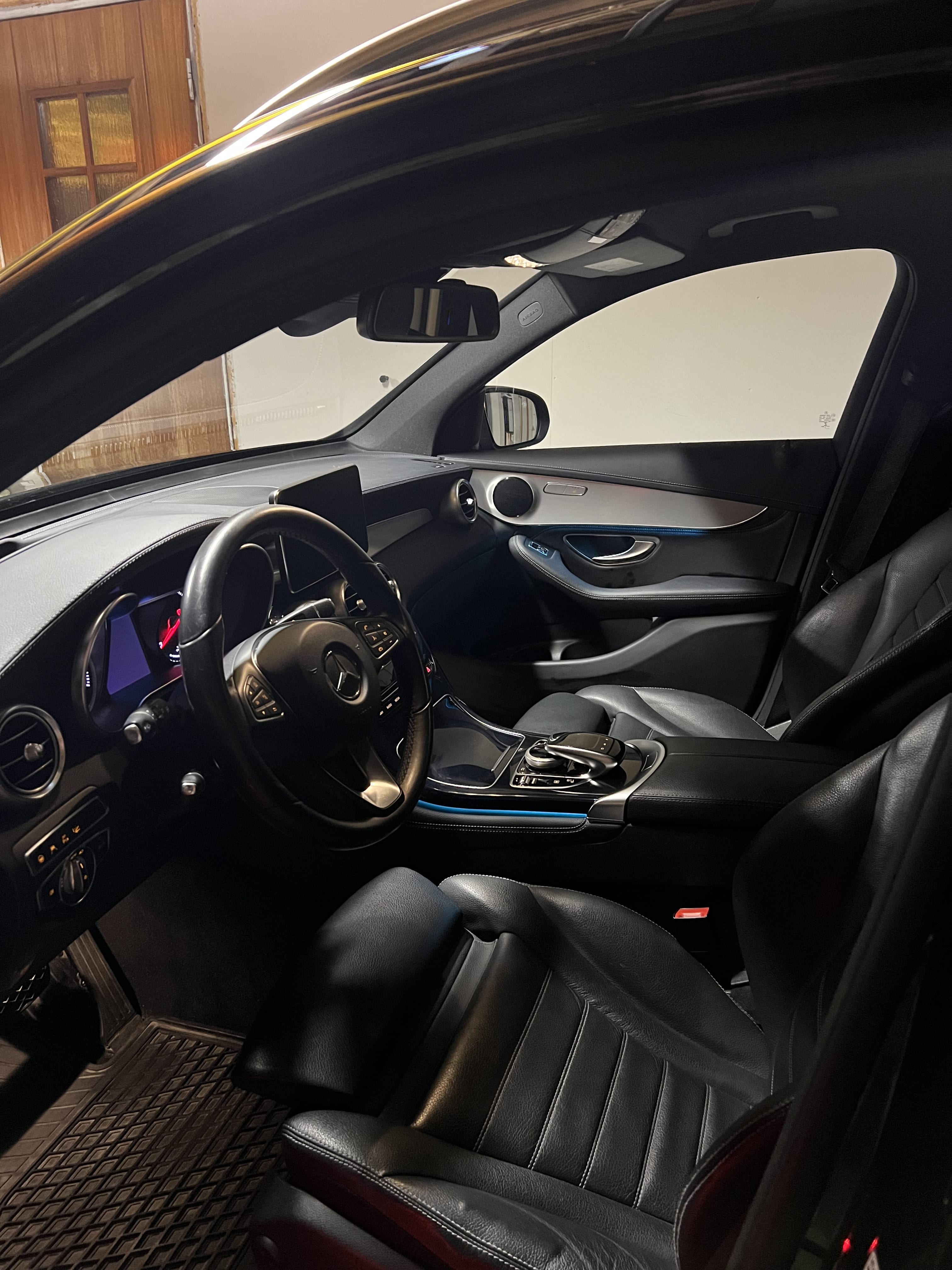 Mercedes-Benz GLC 350E 4Matic with Four-wheel drive