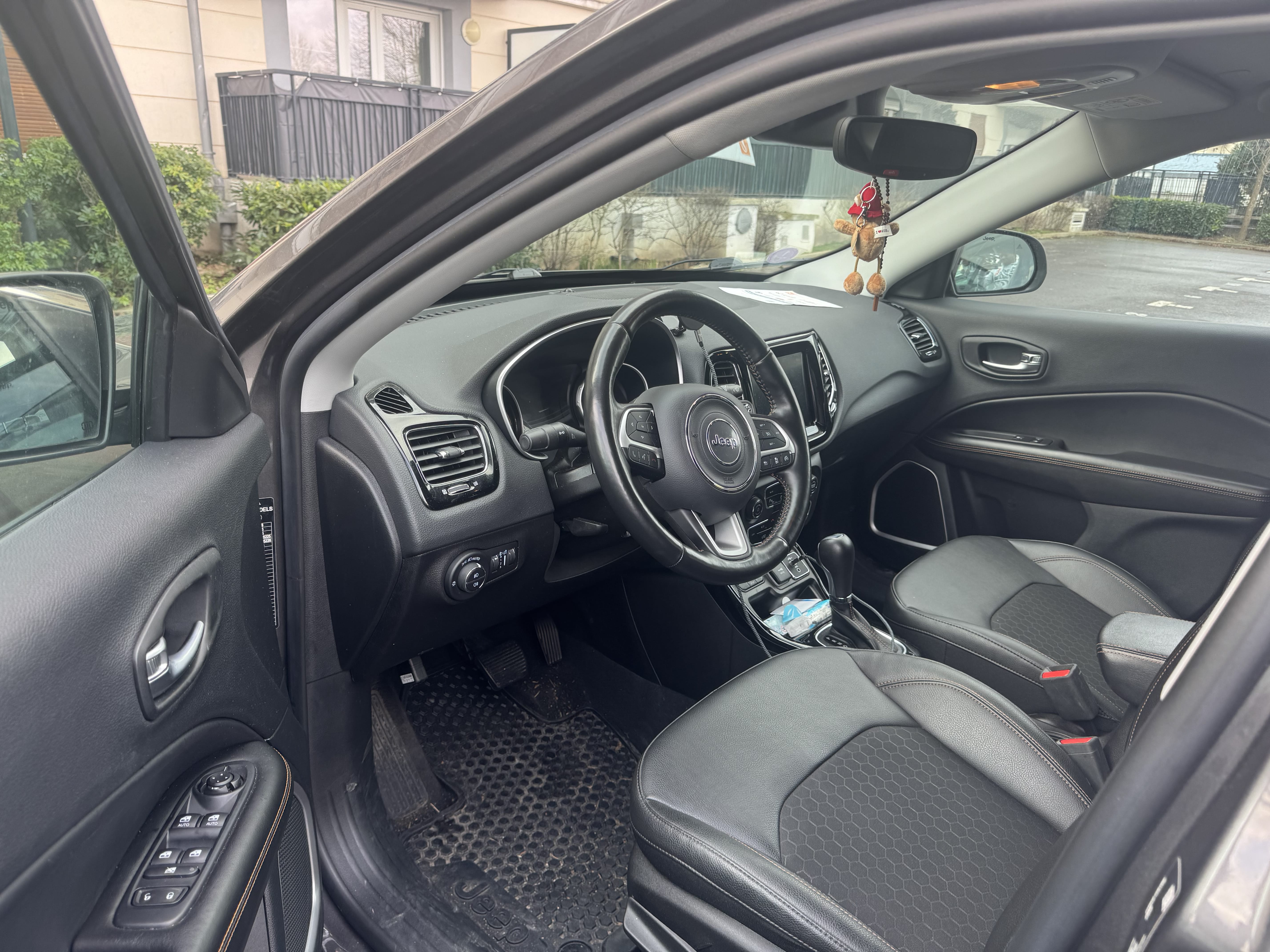 Jeep Compass avec Climatisation