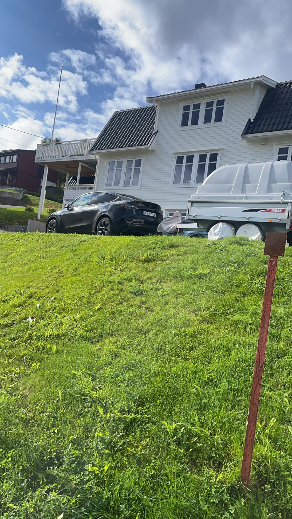 Tesla Model Y Long Range med GPS