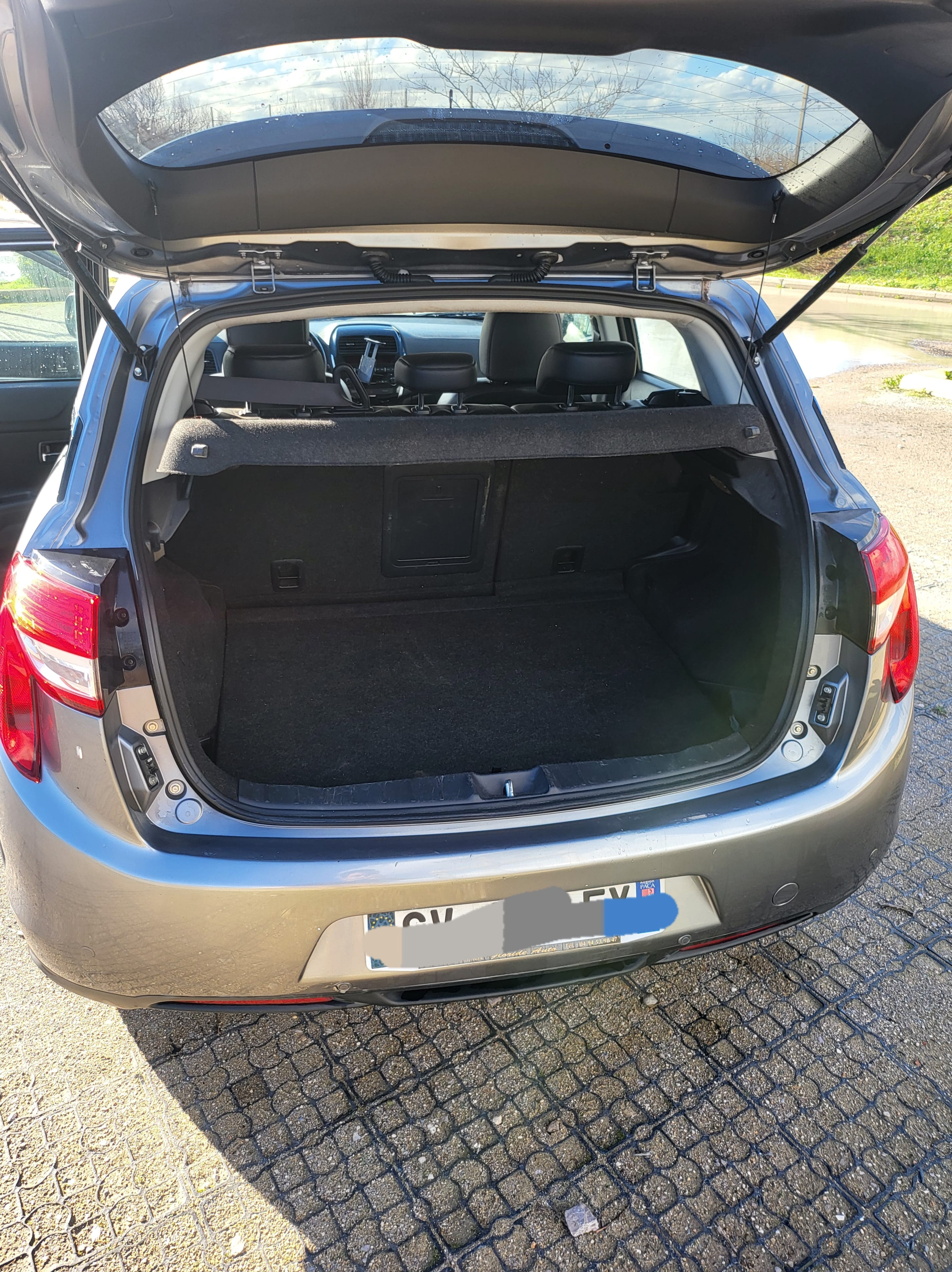 Citroen C4 AirCross avec Port USB