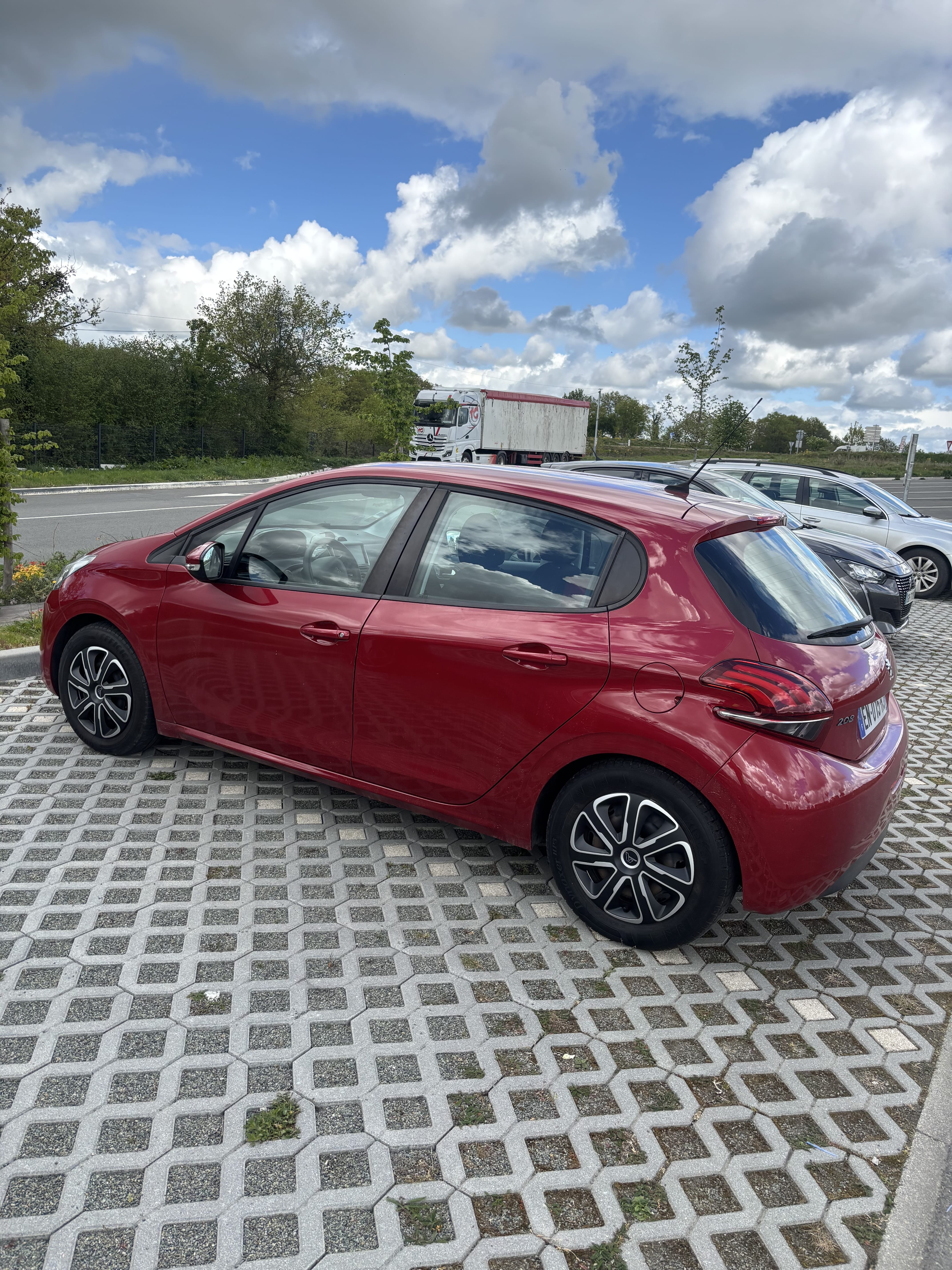 Peugeot 208 con GPS
